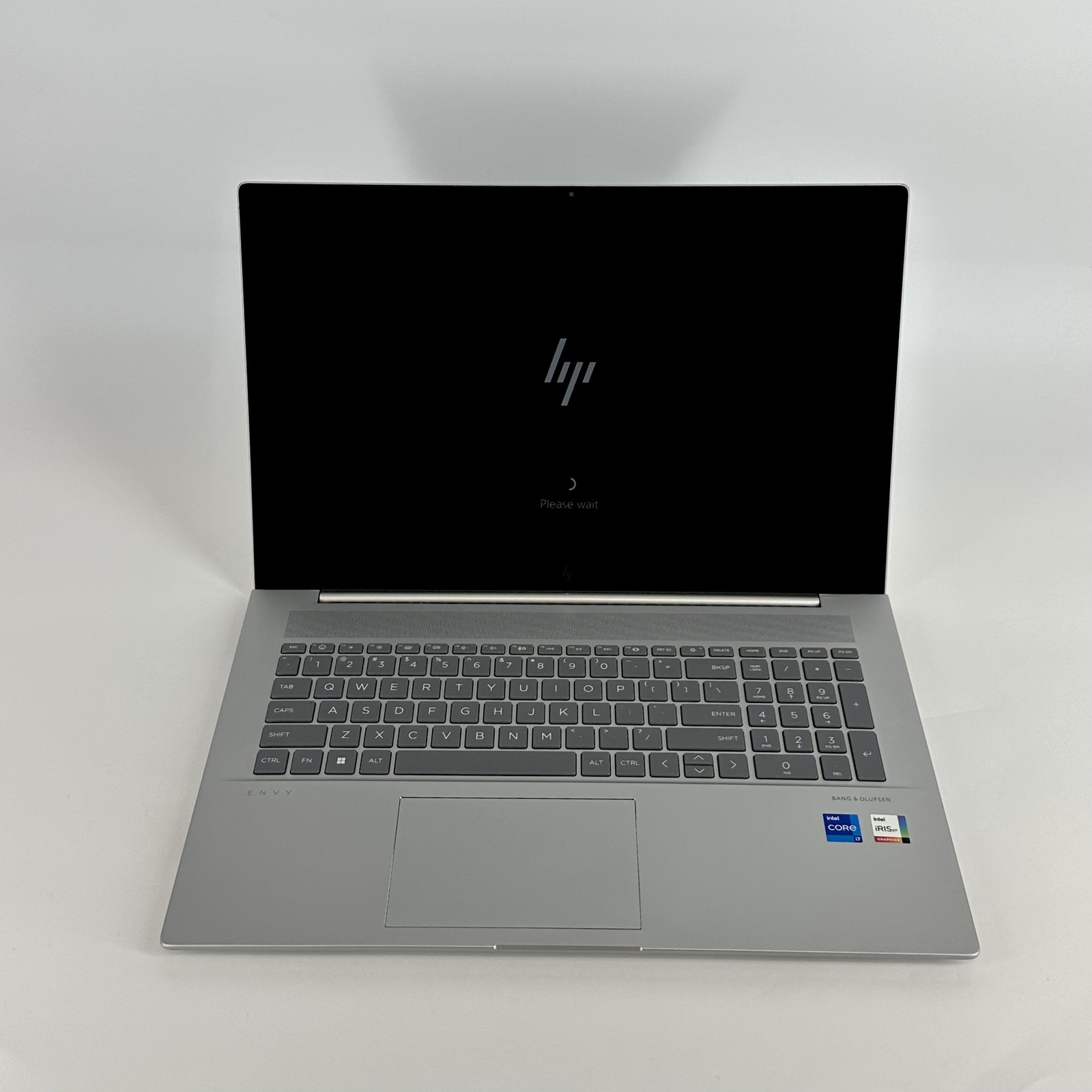 HP Envy 17 Silver FHD TOUCH 2.4 GHz i7-13700H 16GB 1TB SSD Very Good FRAME SPLIT