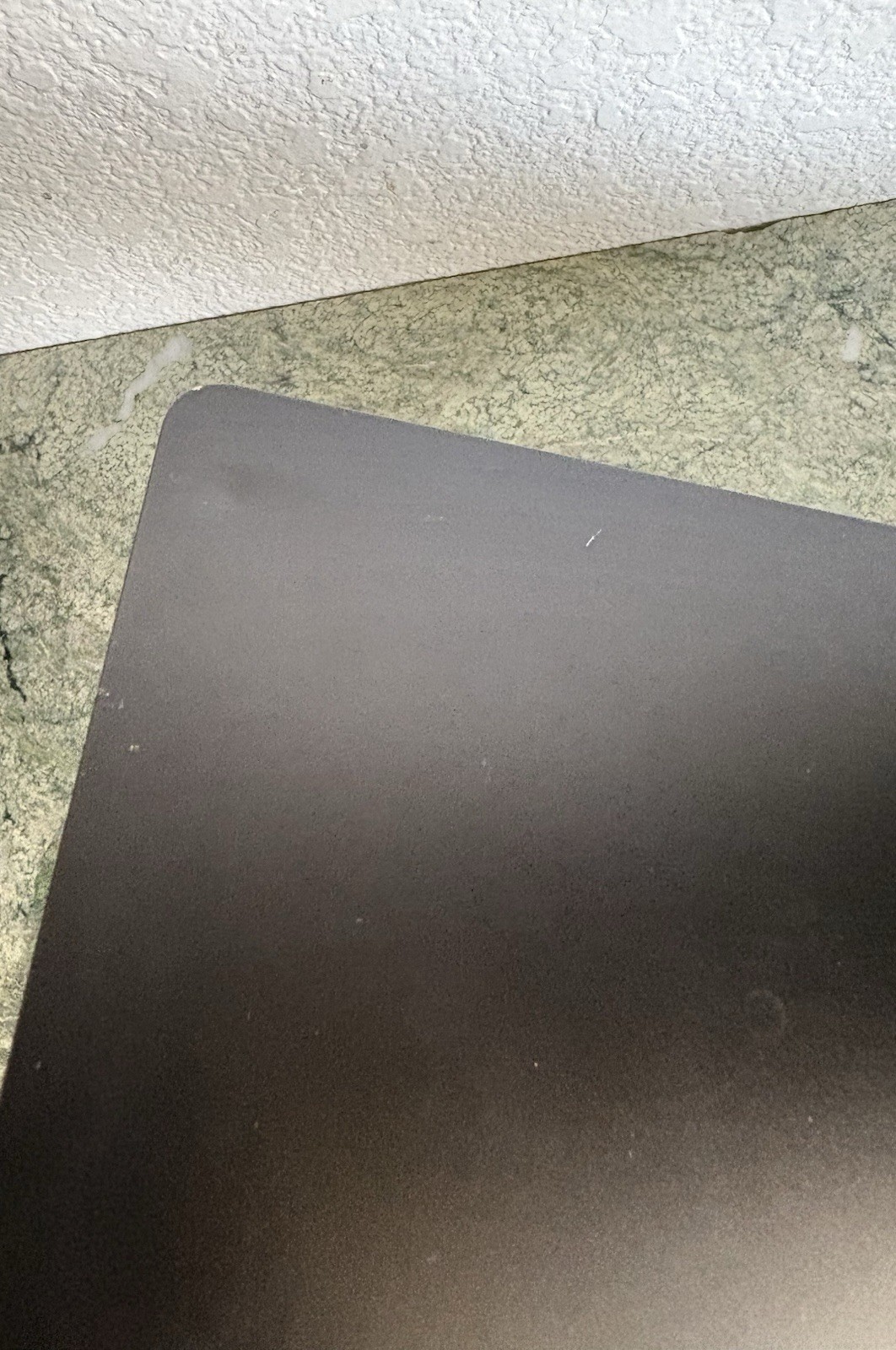 Cracked Microsoft Surface Laptop 3 13.5″ i5-1035G7 1.2GHz 8GB RAM 256GB SSD
