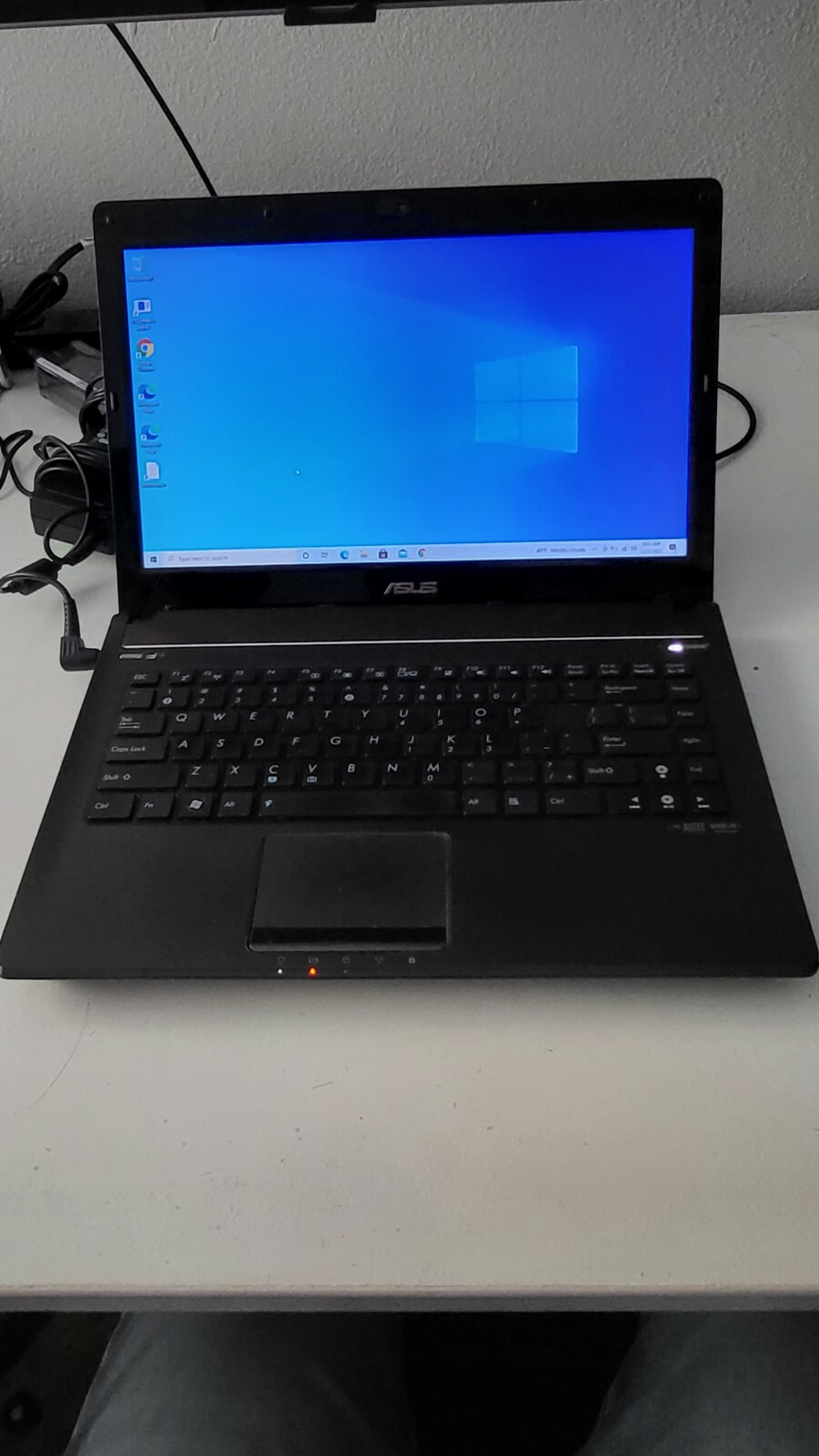 ASUS N82JQ-X1 14-Inch Laptop (Dark Brown)
