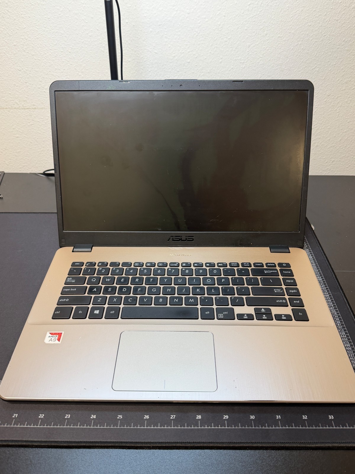 Asus Vivobook 15 X505B 15.6″ AMD A9-9420 RADEON FOR PARTS/REPAIR