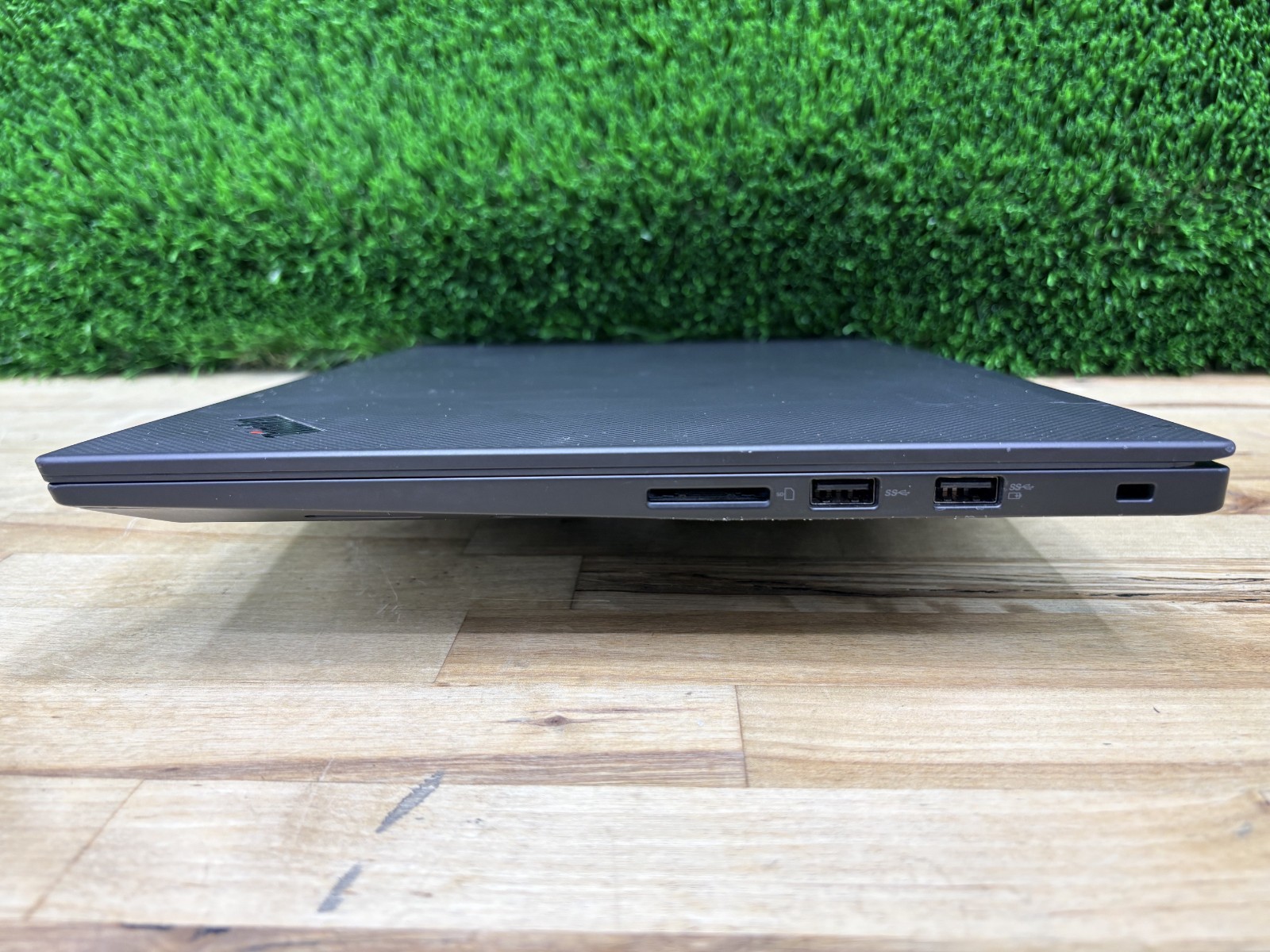 Lenovo ThinkPad P1 Gen 3 4K i9-10th Gen 2.40GHz 32GB 512GB SSD NVIDIA Q T2000*