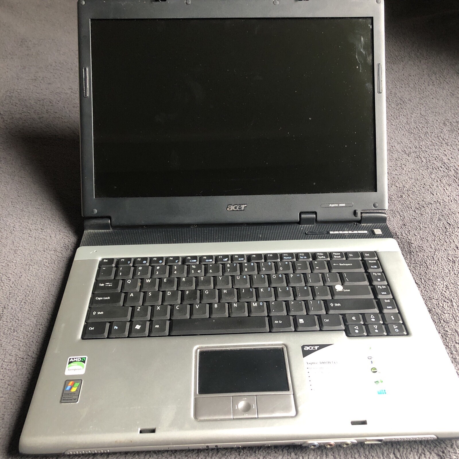Acer Aspire 3000 3004WLCi Laptop AMD Sempron 512MB RAM+60GB HDD – NEEDS WORK