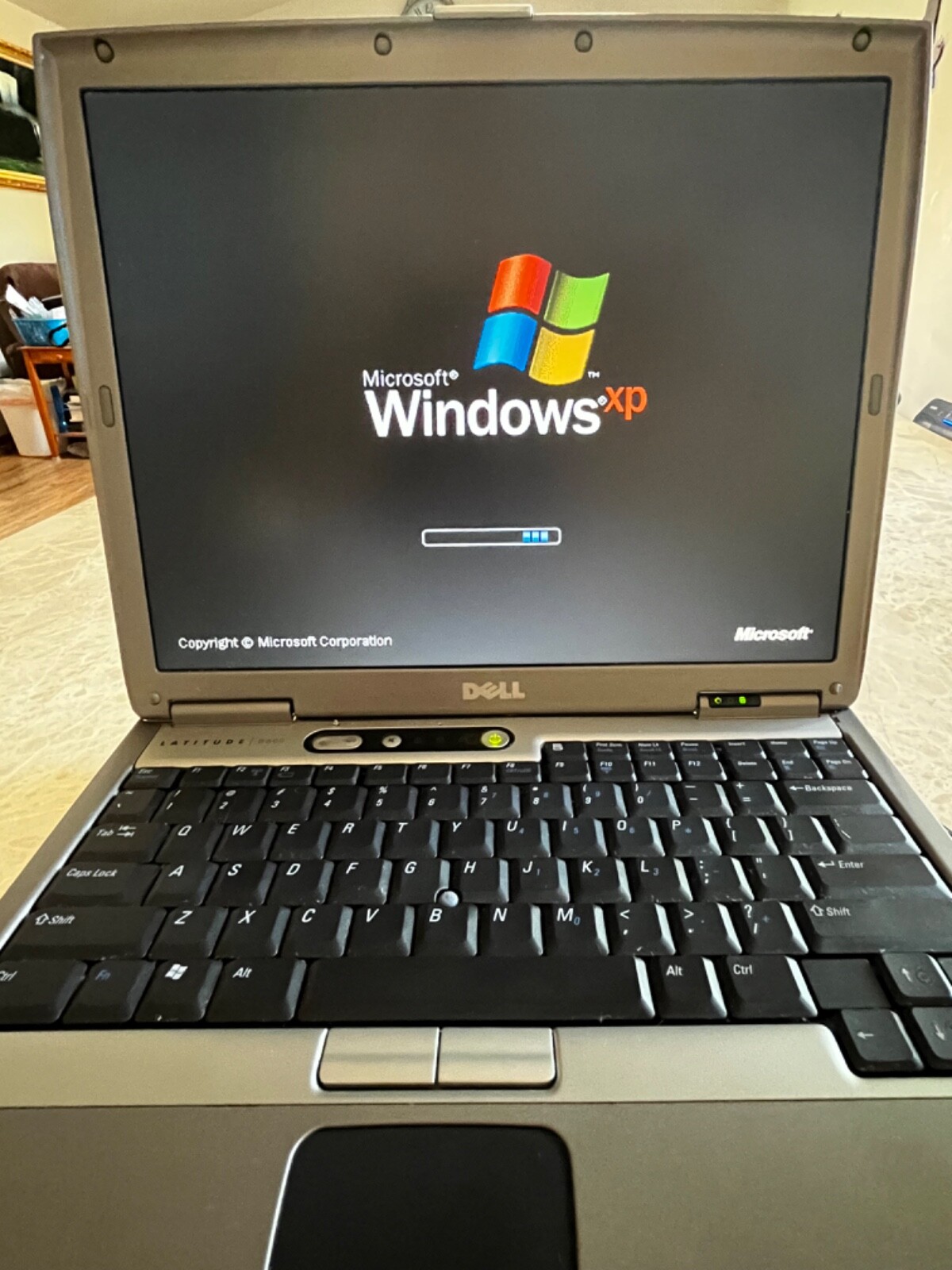 DELL Latitude D600; Windows XP, in Gray. TESTED & WORKS! In Excellent Condition!
