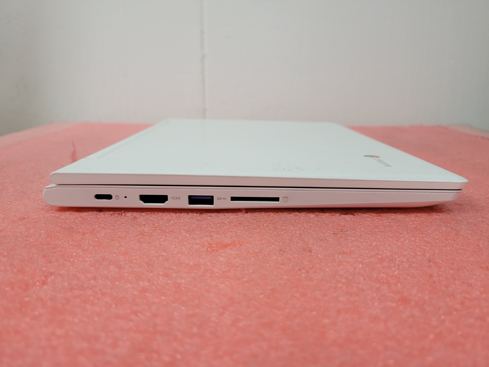 Lenovo Chromebook C330 MediaTek MT8173 4GB RAM 64GB SSD w/PA | LP490