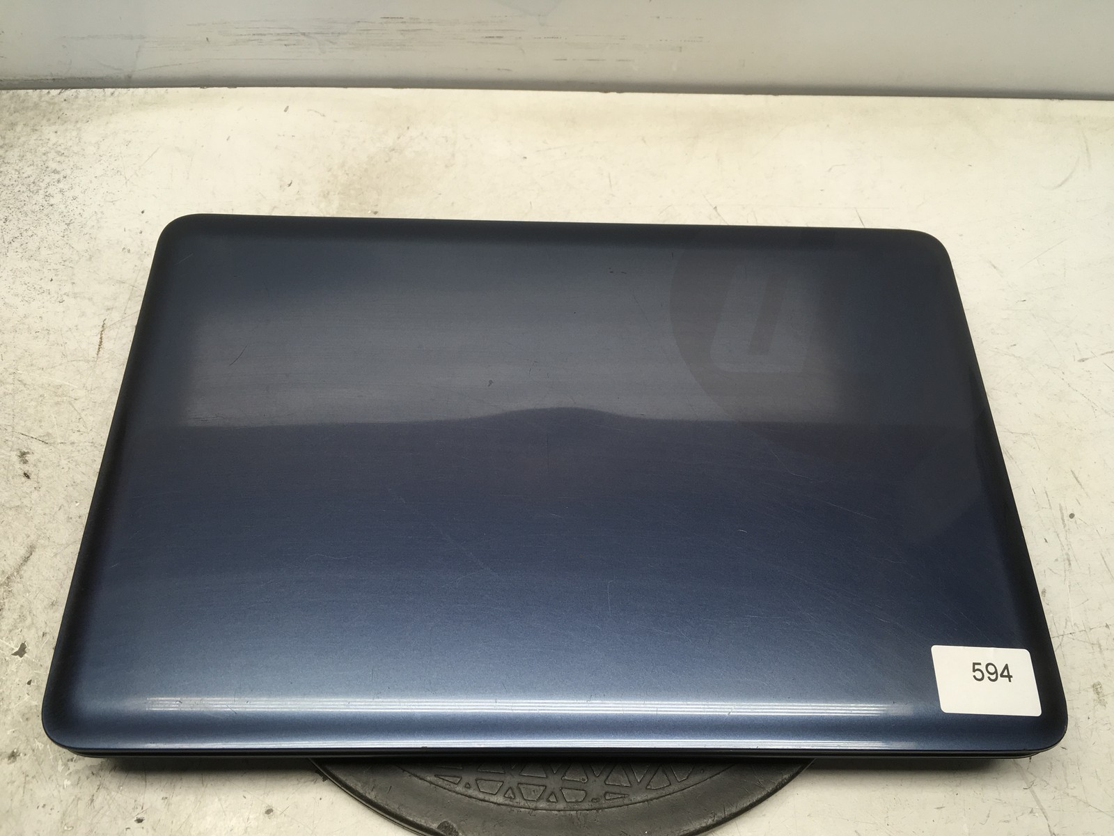 HP 2000-2D19WM AMD E-300 1300MHz 4 GB NO HDD No Batt