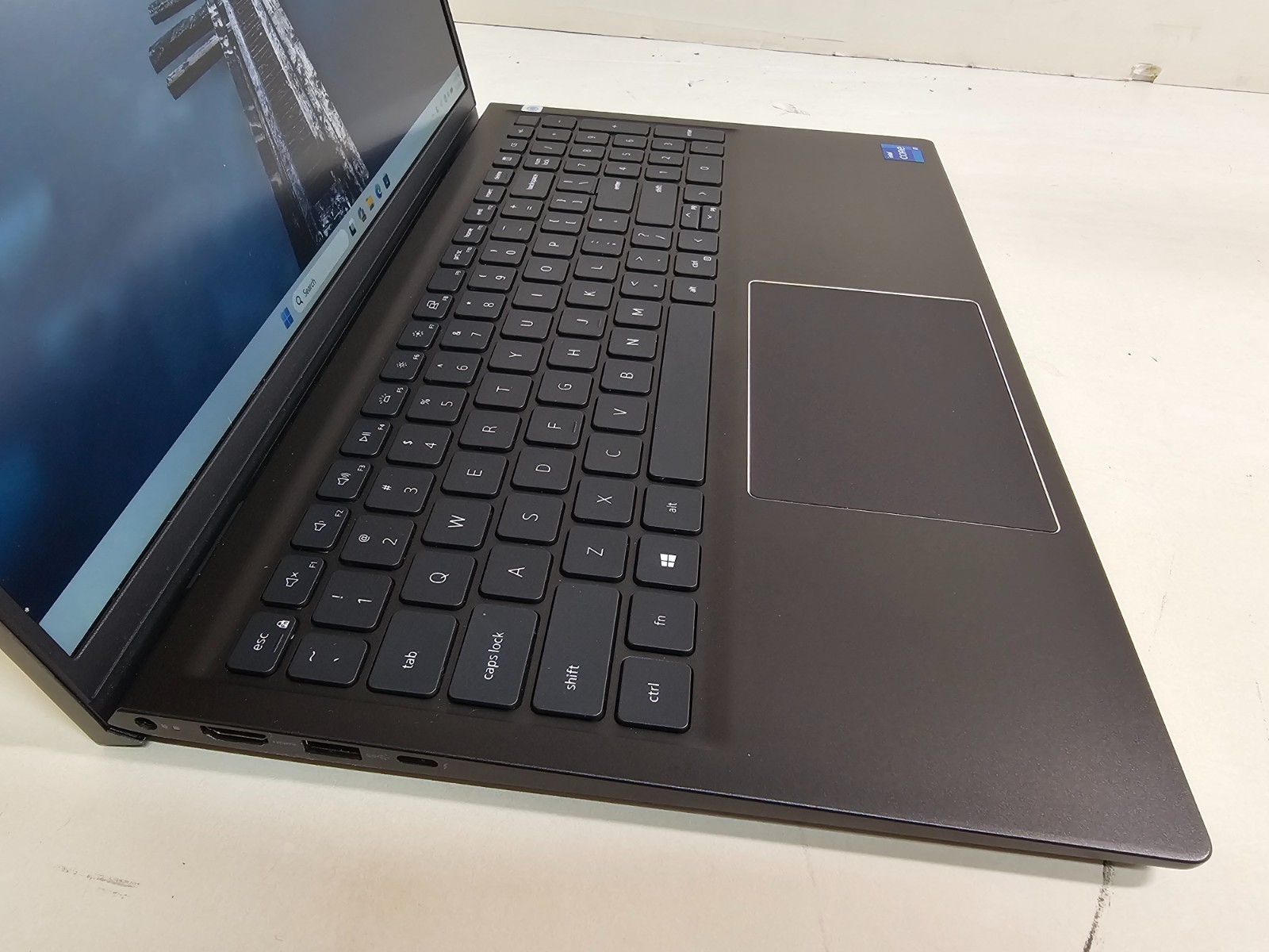 Dell Vostro 5510 Laptop – 3.3 GHz i7-11370H 16GB 512GB SSD WiFi Cam 15.6″ – SP2