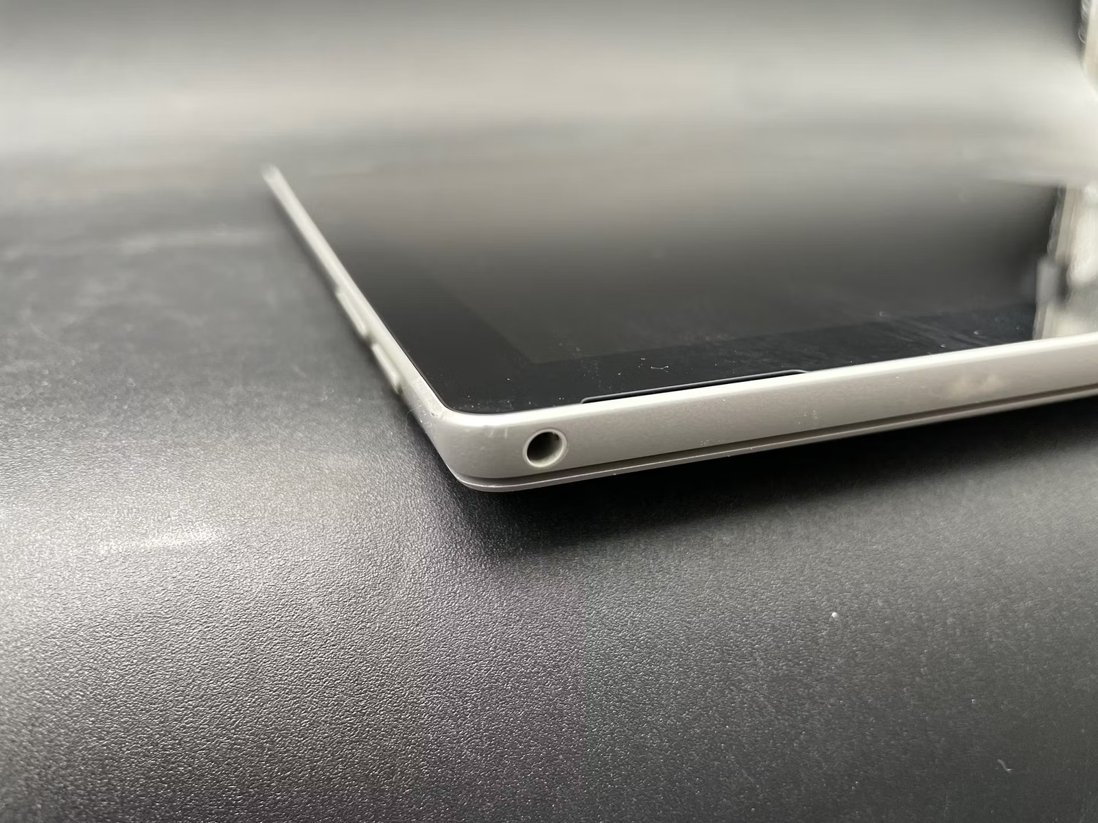 Microsoft Surface Pro 6 Used 12.3″ (i5-8350U-16GB-256GB NVMe)