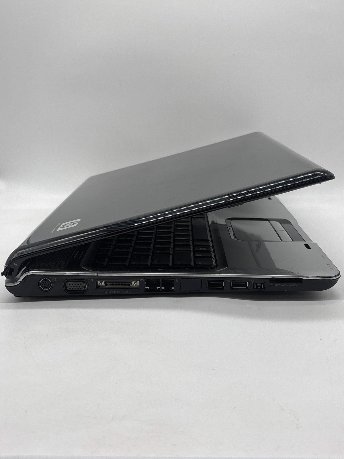 HP Pavilion dv2000 17″ AMD Turion 64 X2 4GB RAM 250GB HDD Black – For Parts