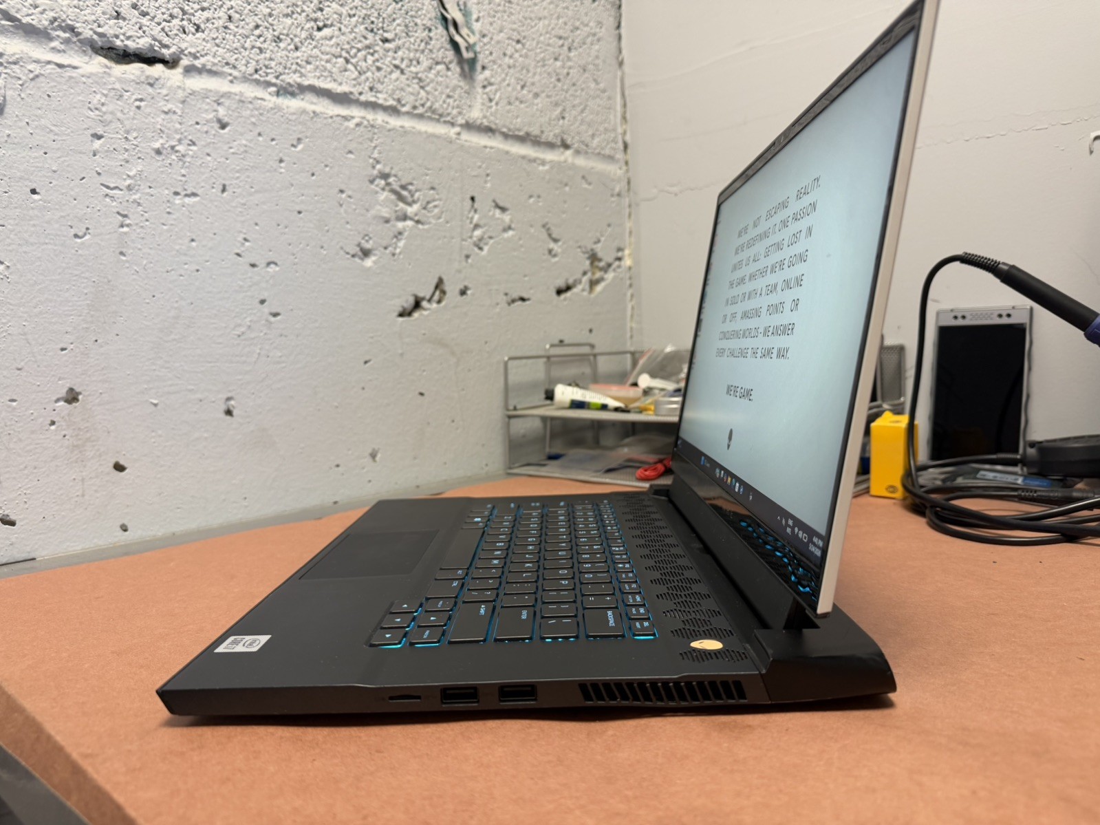 Alienware m15 R4 15.6″ Gaming Laptop i7-10870H RTX 3060 16GB RAM 1TB SSD 144Hz