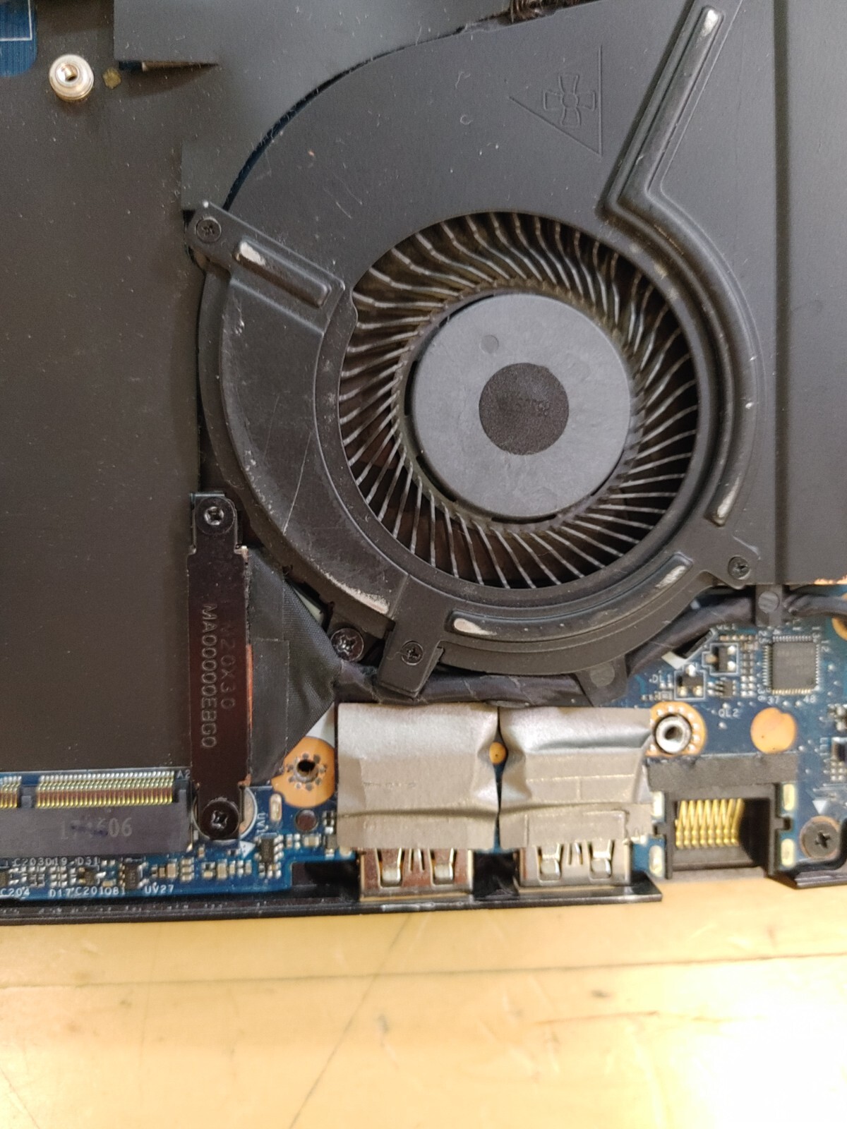 HP ZBook Studio G3 Core i7-6820HQ@ 2.70GHz, 4GB RAM,NO SSD FOR PARTS ONLY.