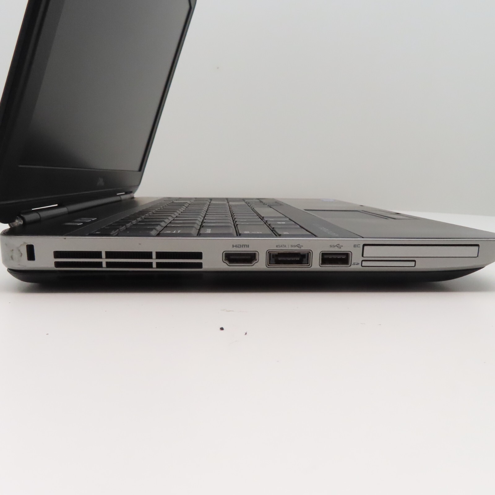 Dell Latitude E5530 Laptop Intel Core i3 2.40GHz 2 Cores 4GB DDR3 SDRAM