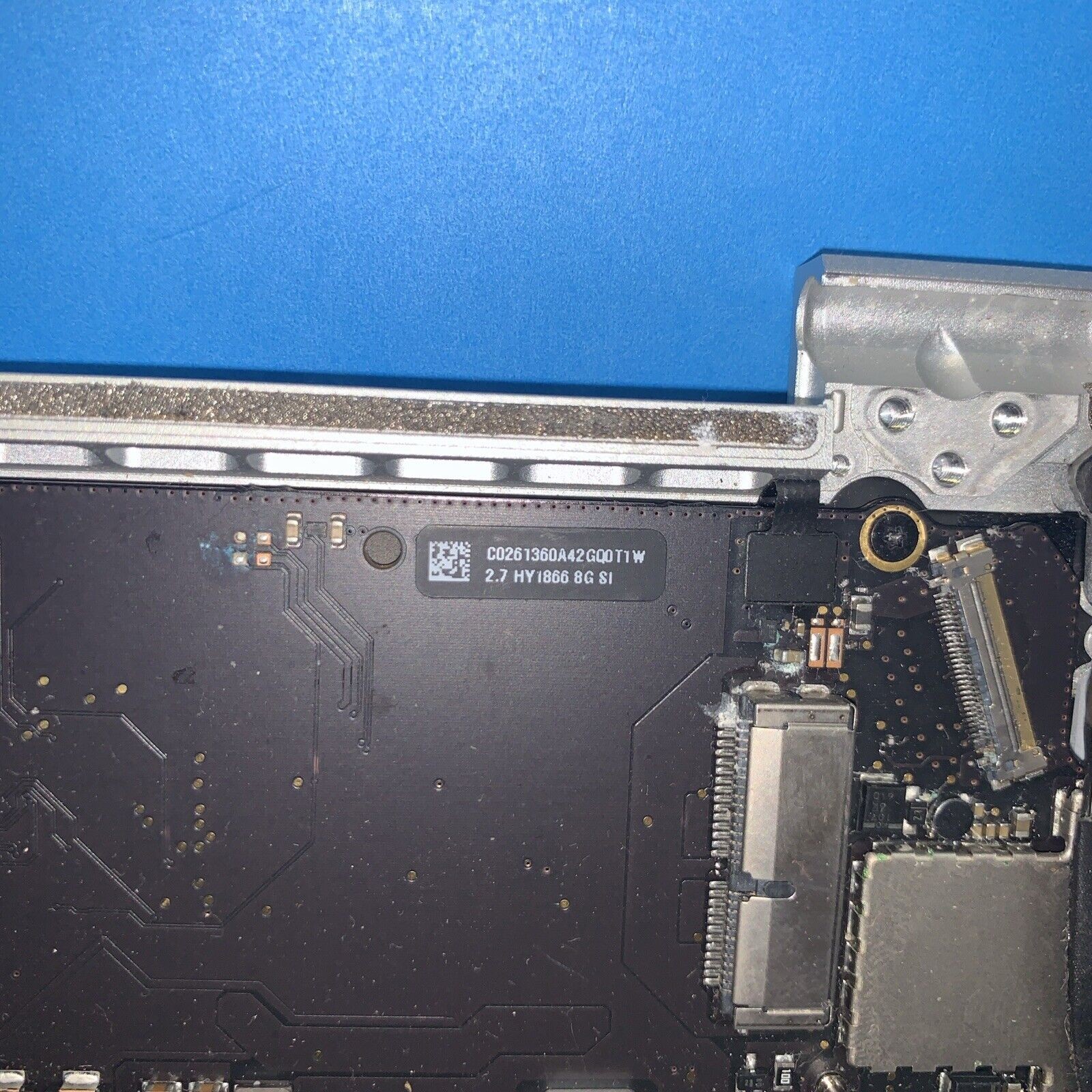 Apple MacBook Pro Retina 13″ A1502 Top Case w/ mainboard/ Keyboard & Trackpad