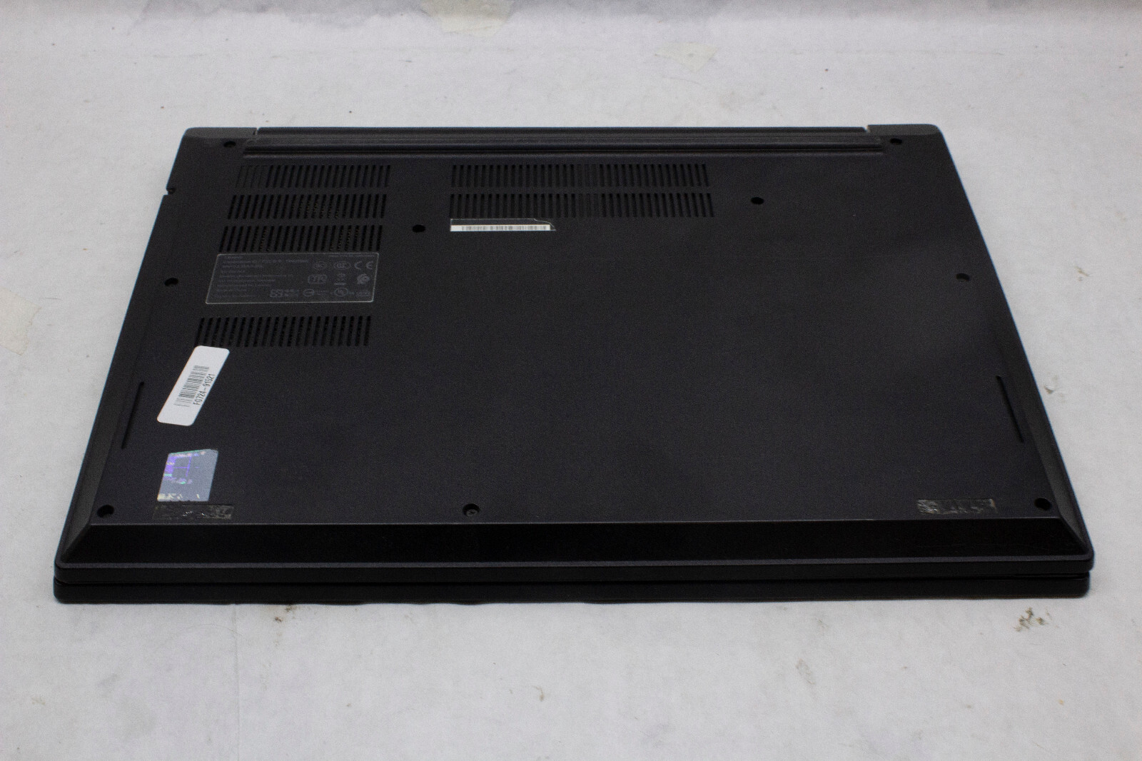 Lenovo ThinkPad E490 14″ Laptop Intel Core i5 No Ram NO HDD AS-IS