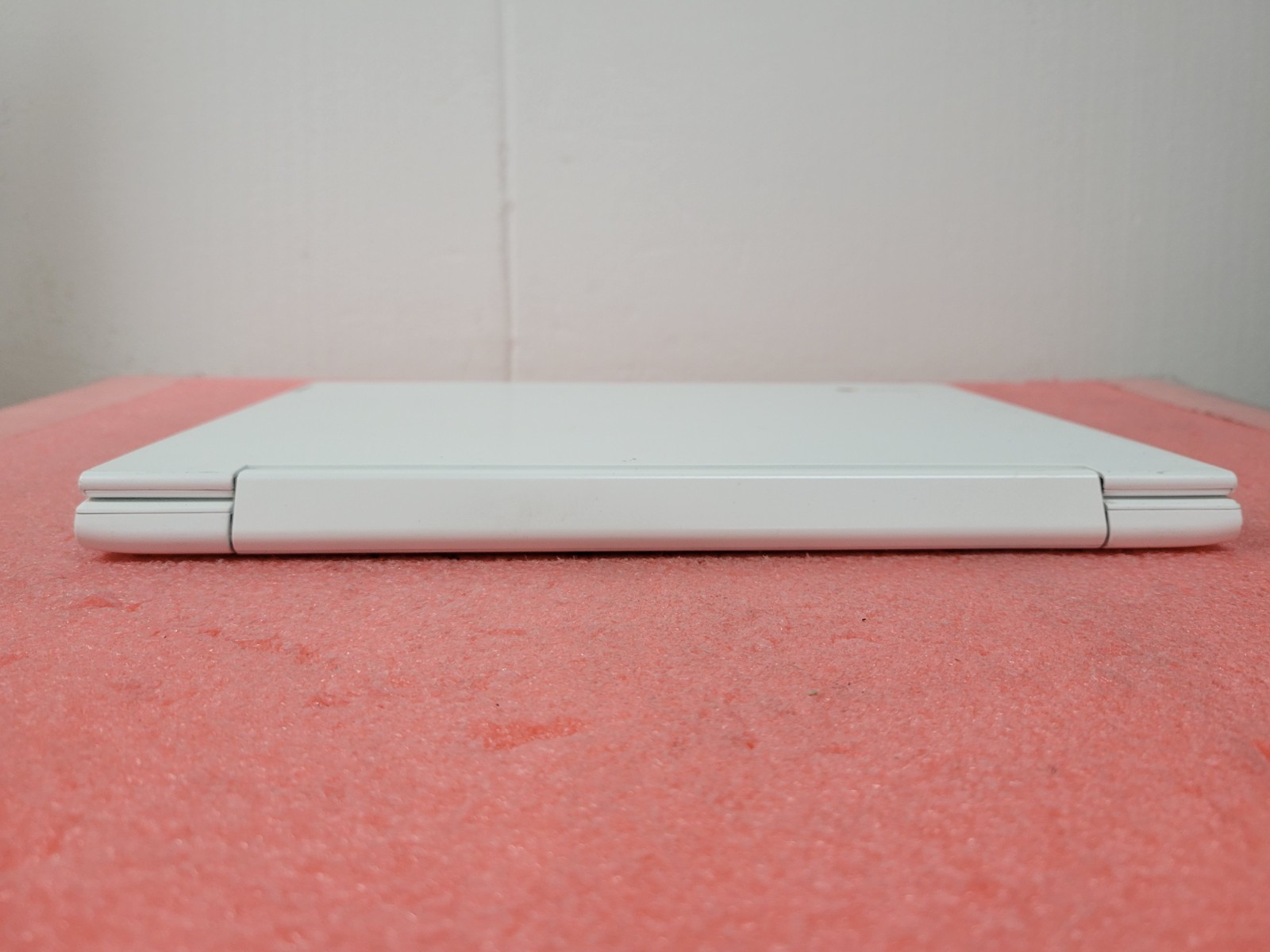 Lenovo Chromebook C330 MediaTek MT8173 4GB RAM 64GB SSD w/PA | LP490