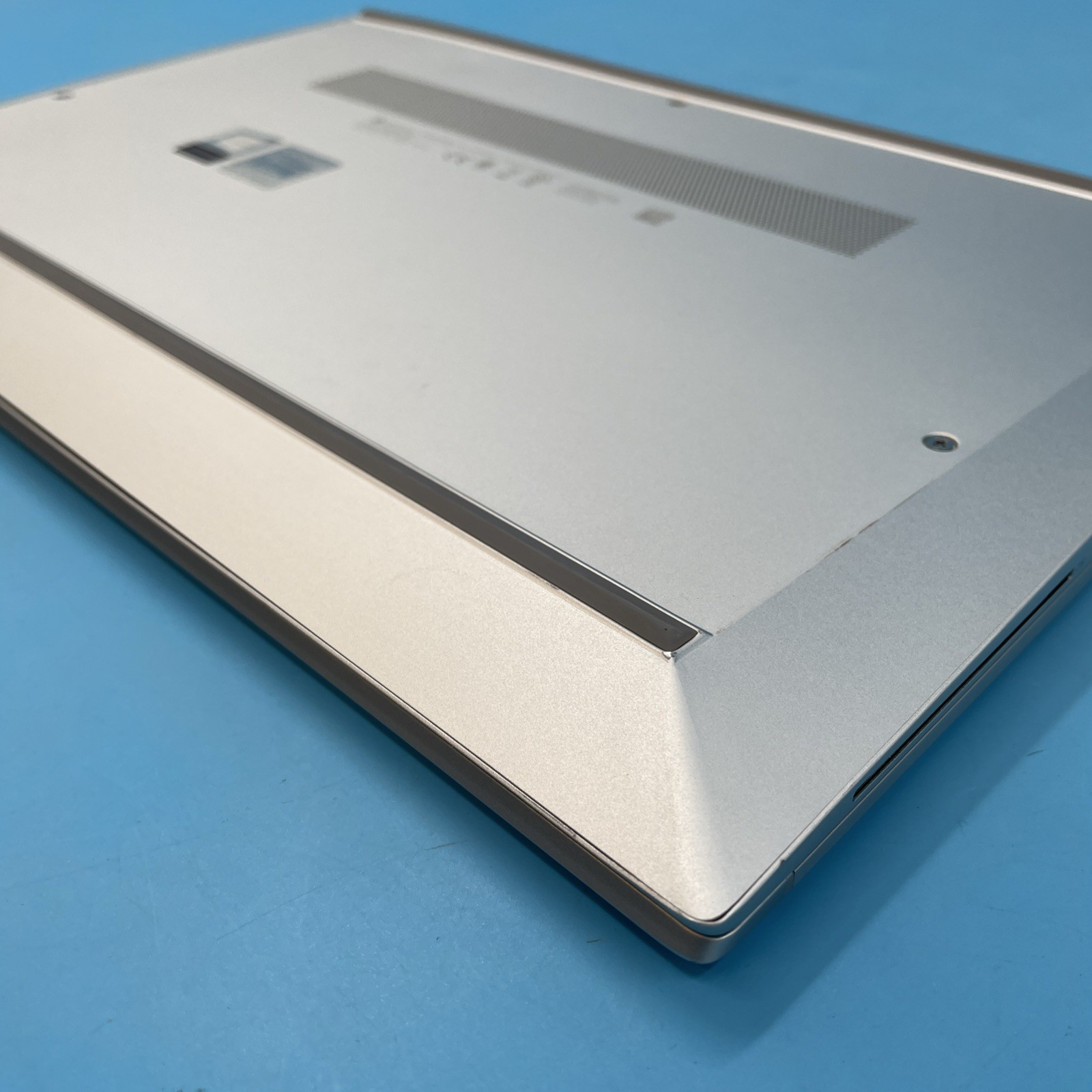 HP EliteBook 840 G7 | i7-10510U | 16GB RAM | 512GB SSD | WIN 11 PRO | 79% BATT