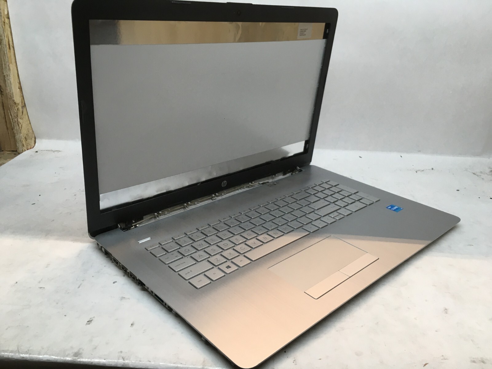 HP Pavilion 17″ Intel Core i3 11th Gen READ DESCRIPTION -AA