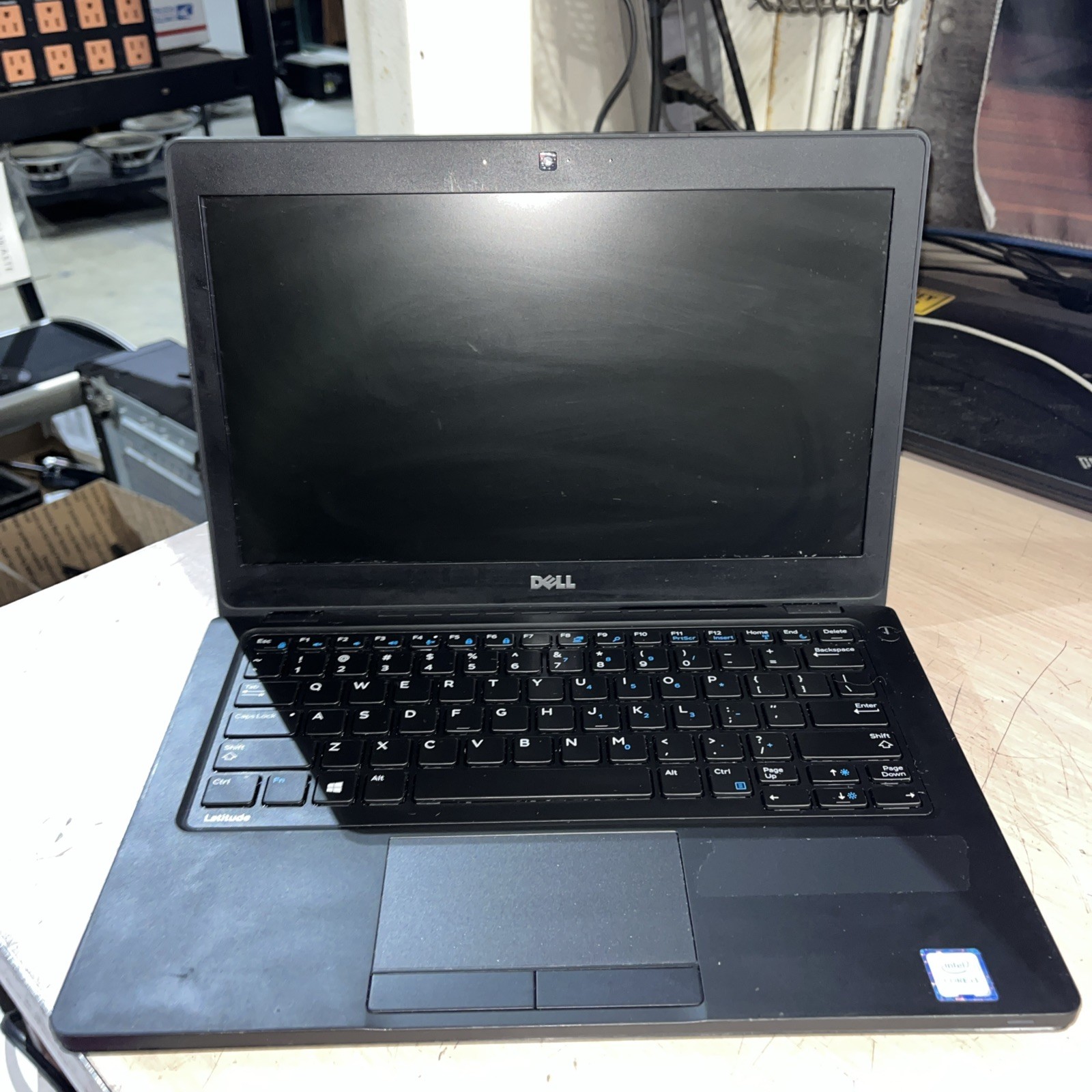 DELL LATITUDE 5280 INTEL CORE I3-7100U 2.40GHZ 8GB RAM NO HD .