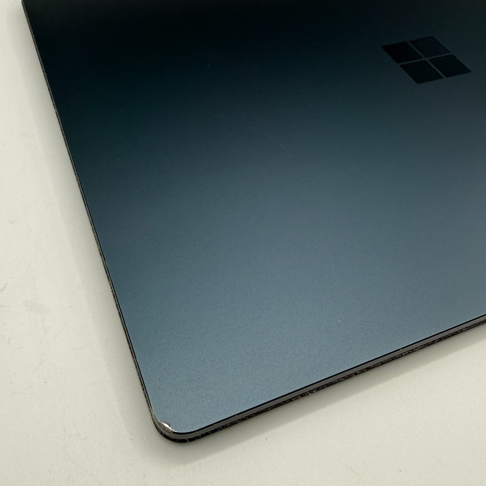Microsoft Surface Laptop 3 1867 13.5″ i5-1035G7 8GB 128GB SSD Win11 Pro FAIR