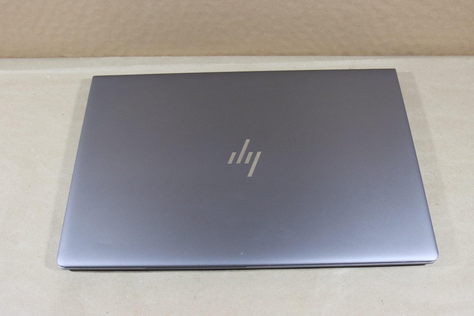HP ZBook 15U G6 15.6” (256GB SSD Intel Core i7-8665U 8GB RAM) AMD Radeon