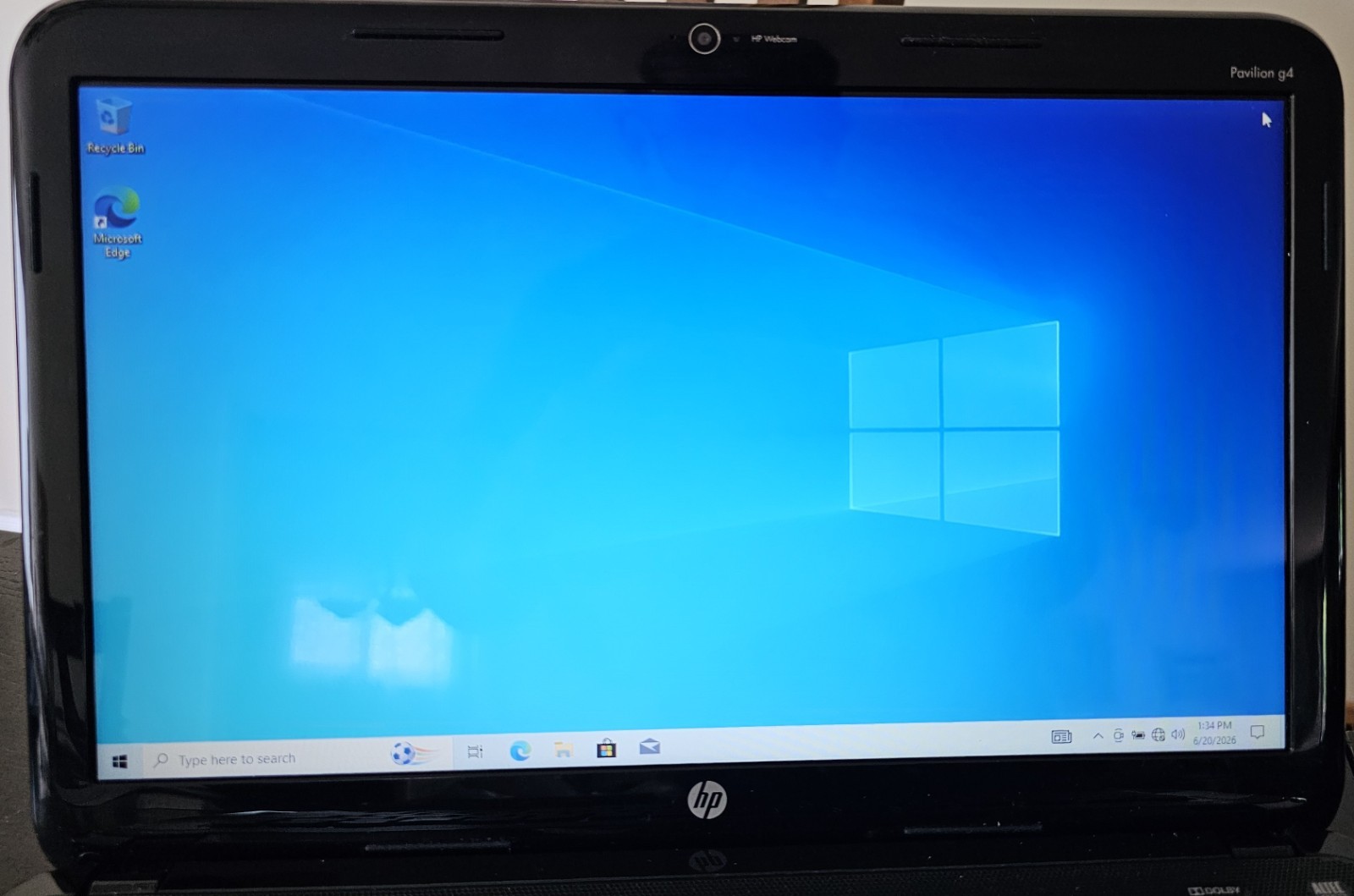 HP Pavilion g4 Notebook PC AMD A6-4400M APU with Radeon(tm) HD Graphics, 2700MHz