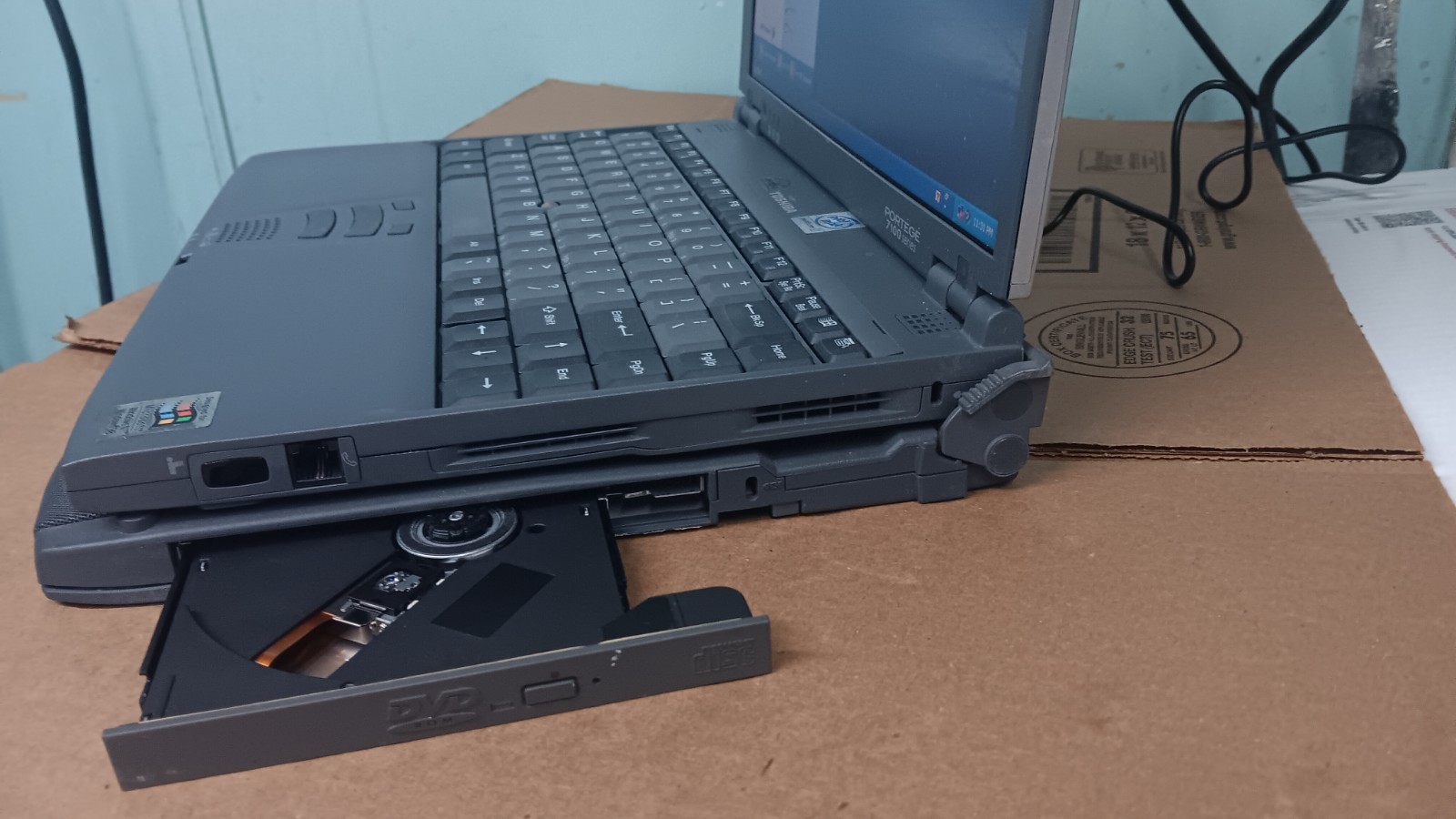 Vintage Toshiba Portege 7100CT Laptop Windows XP pro Docking station DVD Floppy