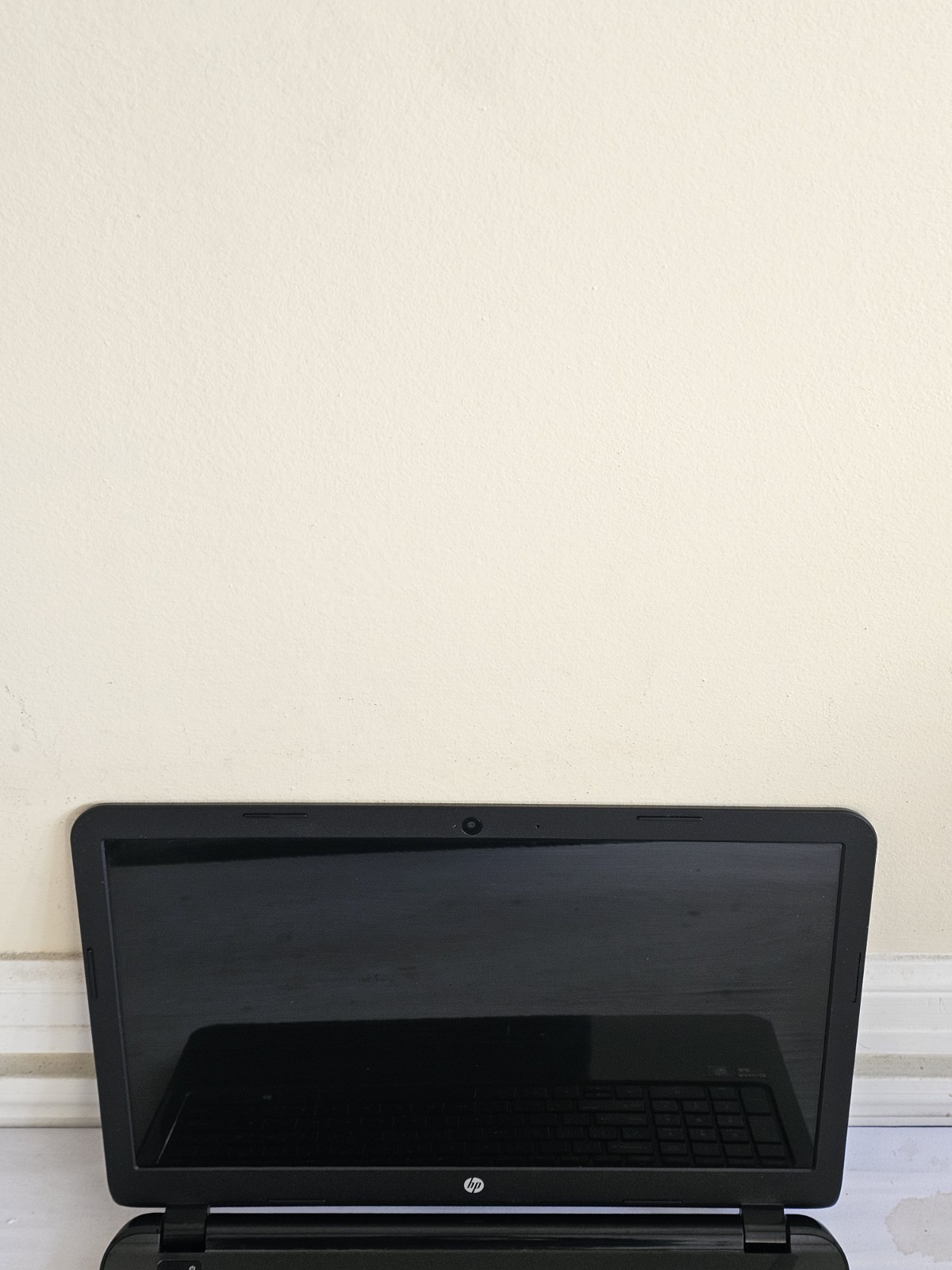 HP Notebook 15 Laptop – AMD A8-6410 – 4GB RAM – 750GB HDD – Win 10 – Read Desc.