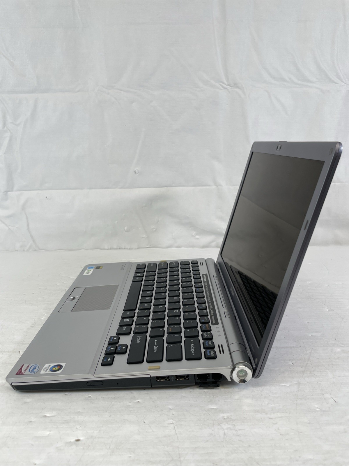 Sony VAIO VGN-SR290 Intel C2D P8400 2.26GHz 4GB RAM 100GB HDD Radeon Win10