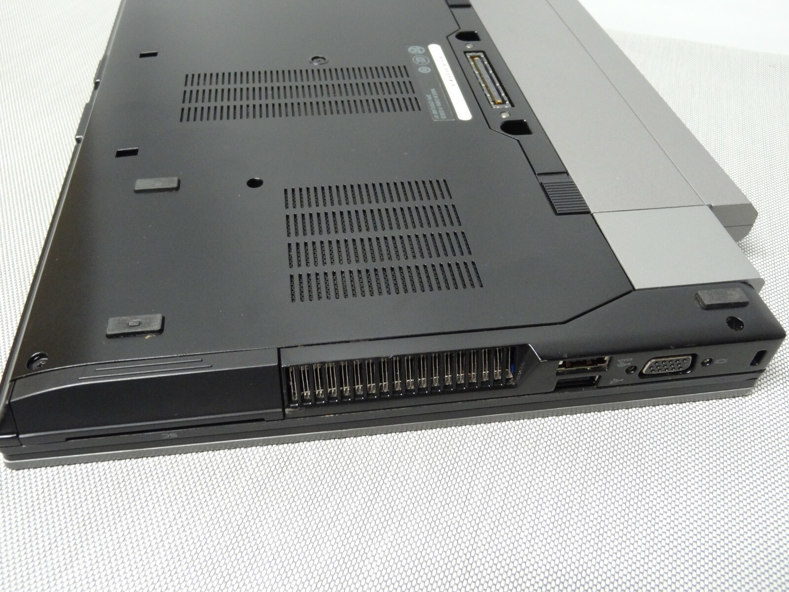 Dell Latitude E6410 Intel Core i5 M560 2.67GHz, 4GB RAM, 250GB HDD, No OS #148