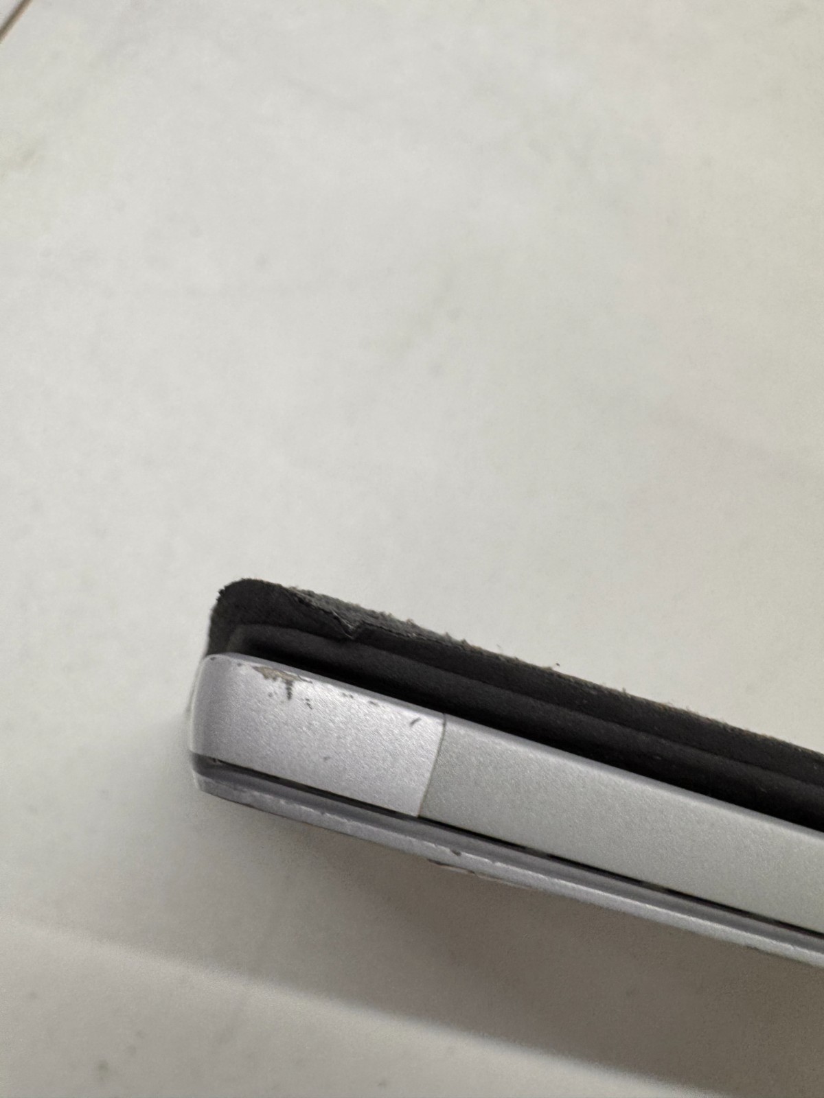 Microsoft Surface Pro M1796 5th Gen Intel Core i7-7660U 2.5GHz 8GBRAM 256GB SSD