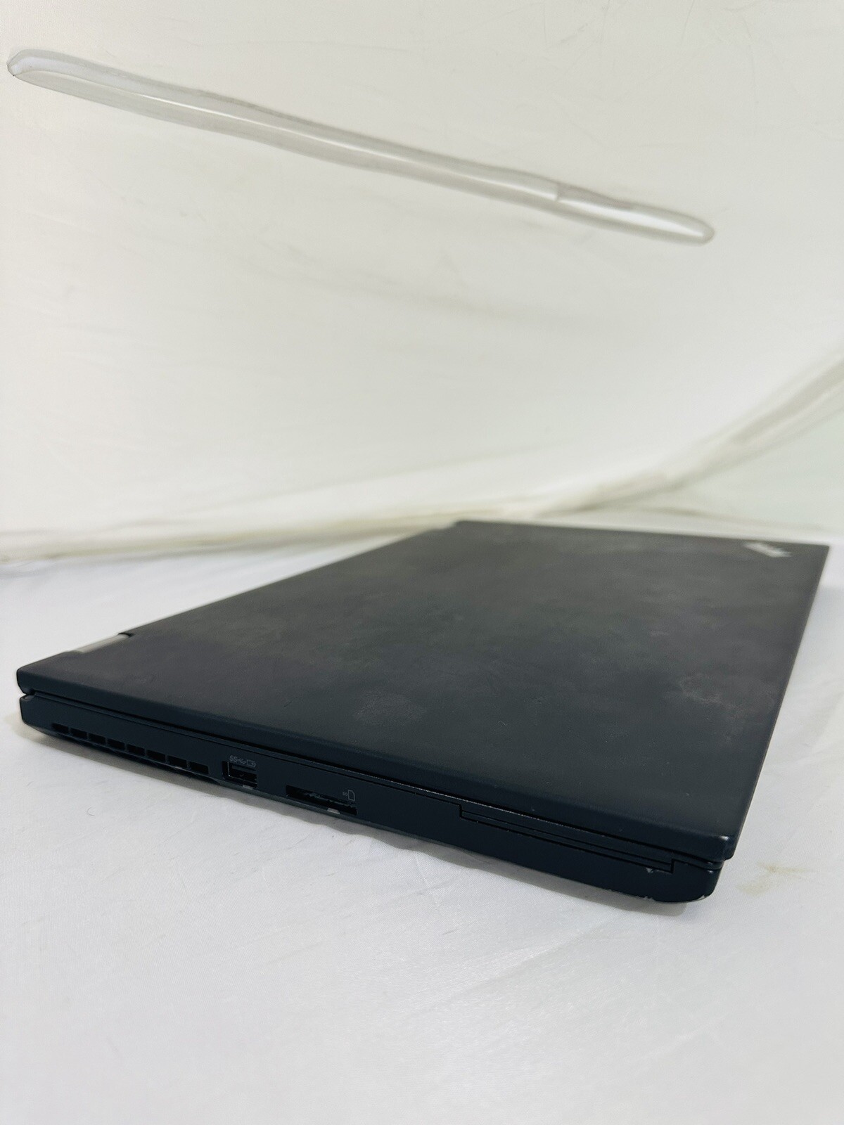 Lenovo ThinkPad P52 15.6″ i7-8850H 2.6GHz 32GB 512GB SSD 8th Gen Win 10 HD