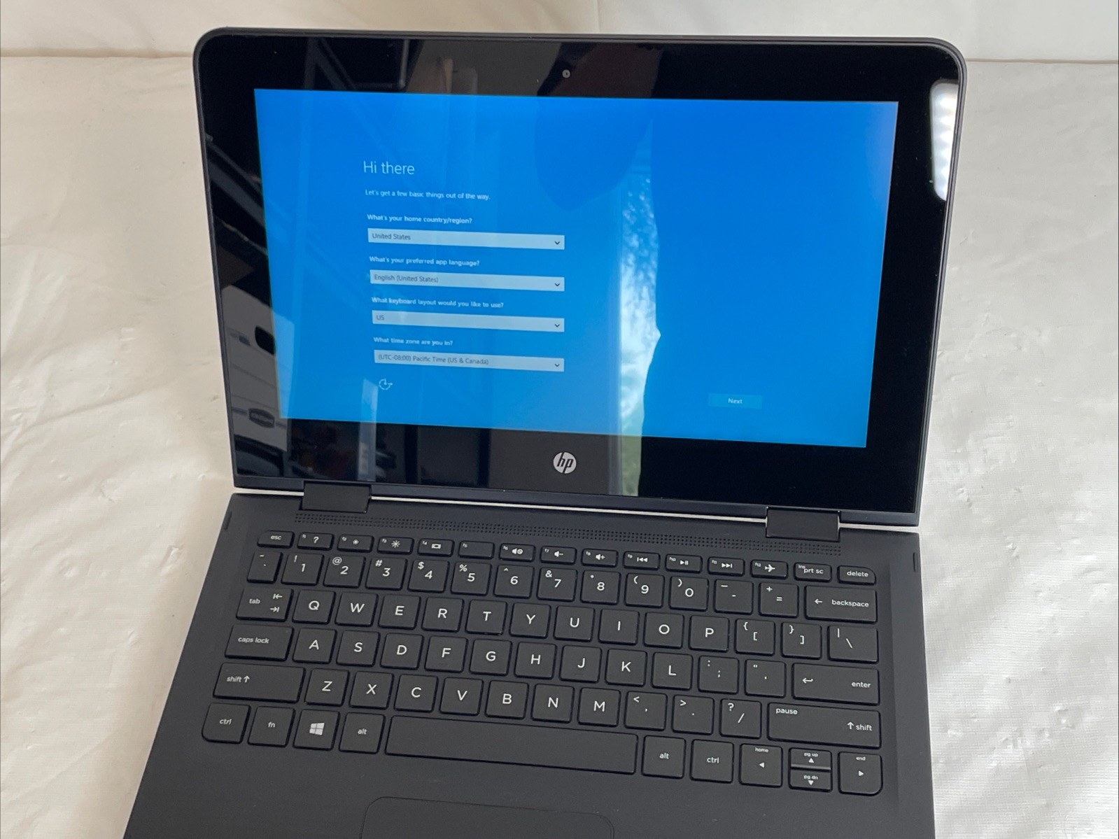 HP Pavilion x360 Convertible INTEL(R) CELERON N3060 @ 1.60GHz 4GB RAM 32GB SSD.