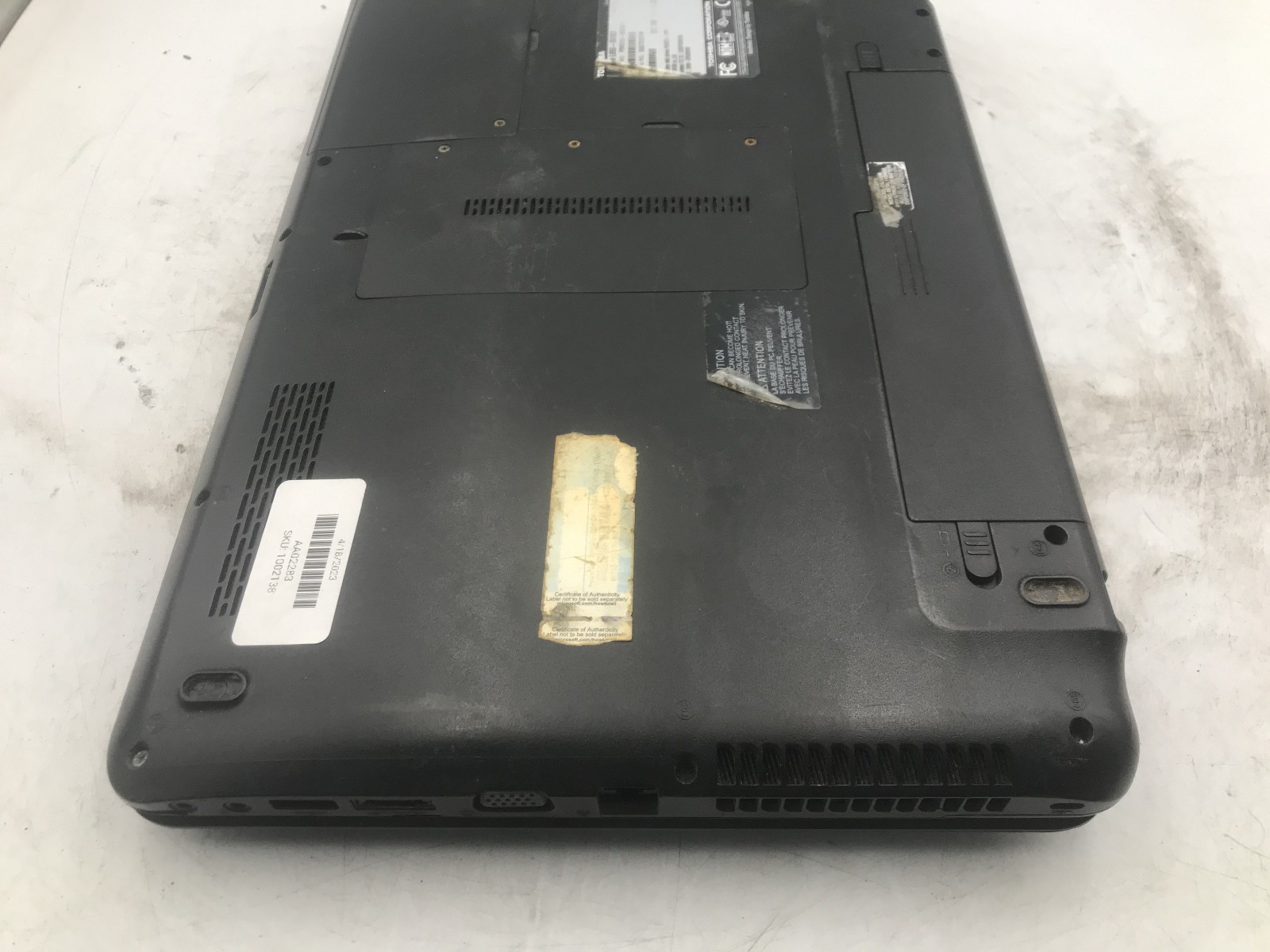 TOSHIBA SATELLITE L655 S5103 -FOR PARTS/BAD LCD- INTEL I3 370M – NO RAM -READ-BB