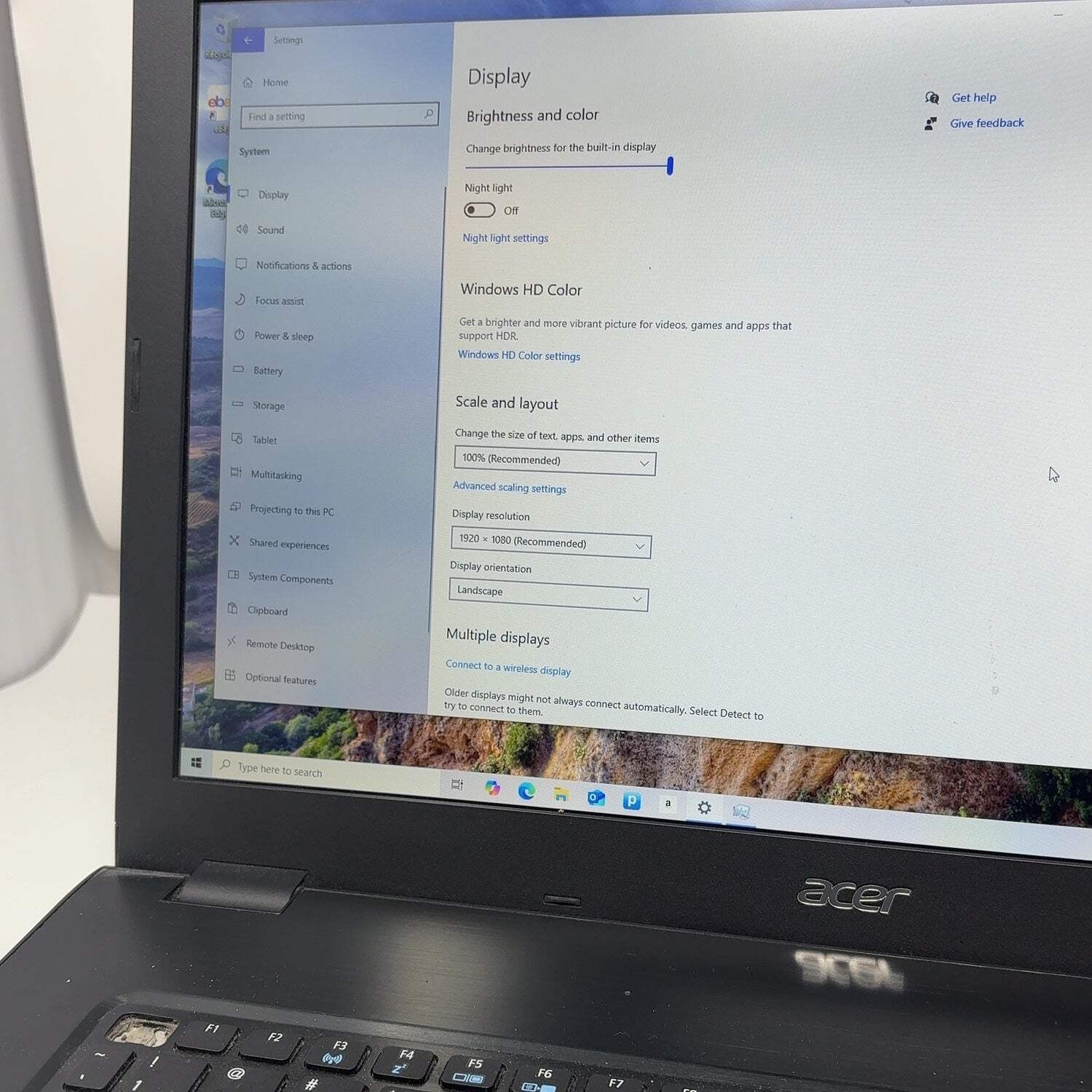 Acer Aspire E5-774 17.3″ i5-7200U 2.7GHz 32GB RAM 256GB SSD GeForce 940MX