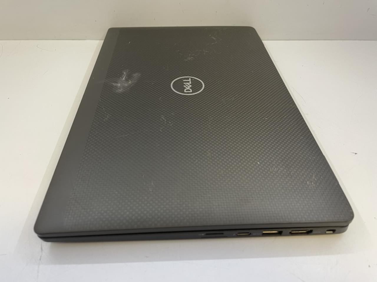 DELL LATITUDE 7420 Laptop w/ Intel Core i5-1135G7 2.40 GHZ + 8GB No HD/Battery