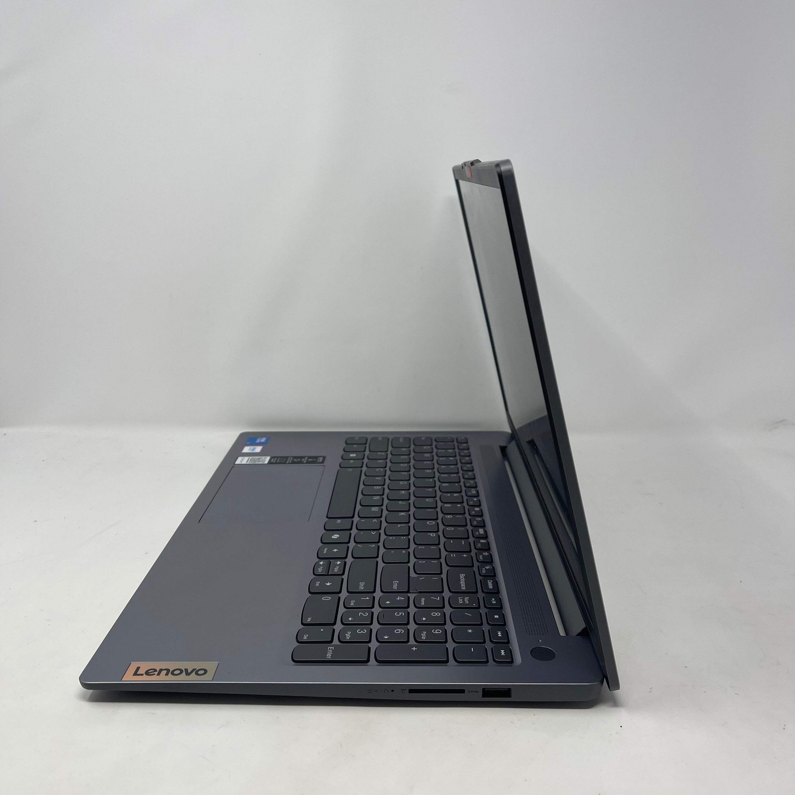 Lenovo ideapad slim 3 15RU9 15.6″ i5-120U 1.4GHz 8GB RAM 256GB SSD