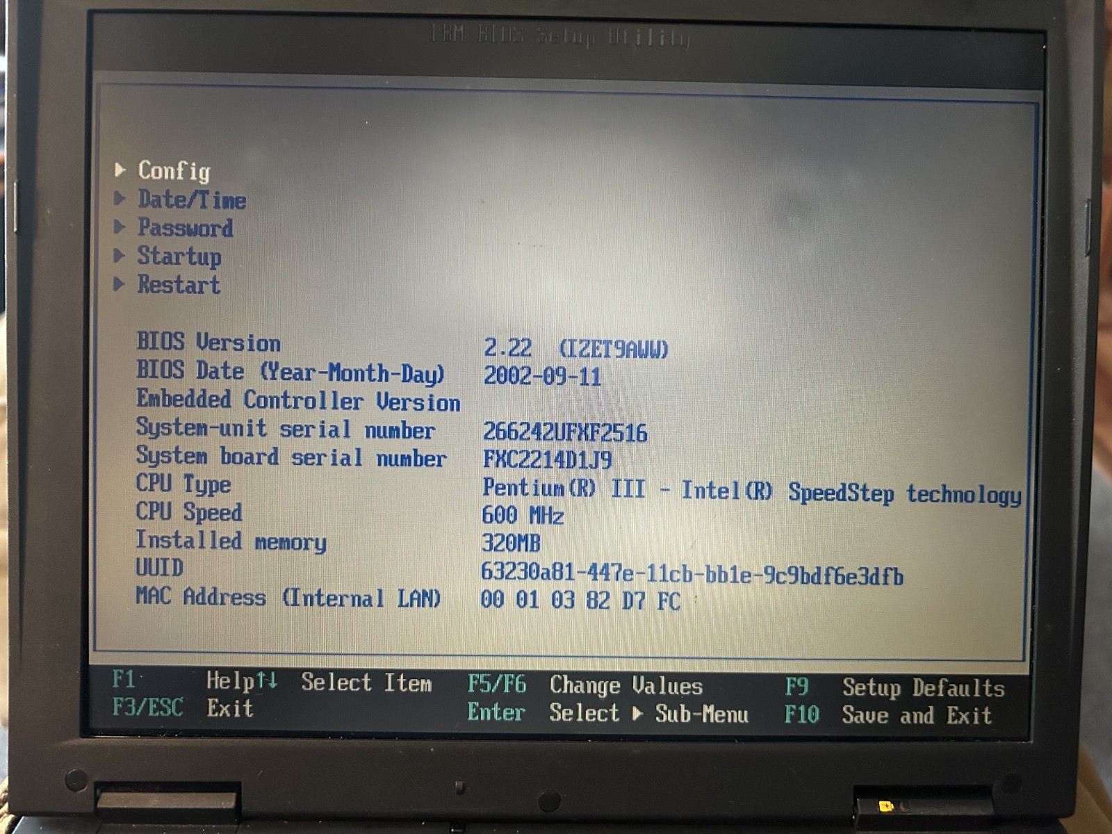 IBM Thinkpad X21 Type 2662 with Windows 2000 & DVD. Works but battery is dead.