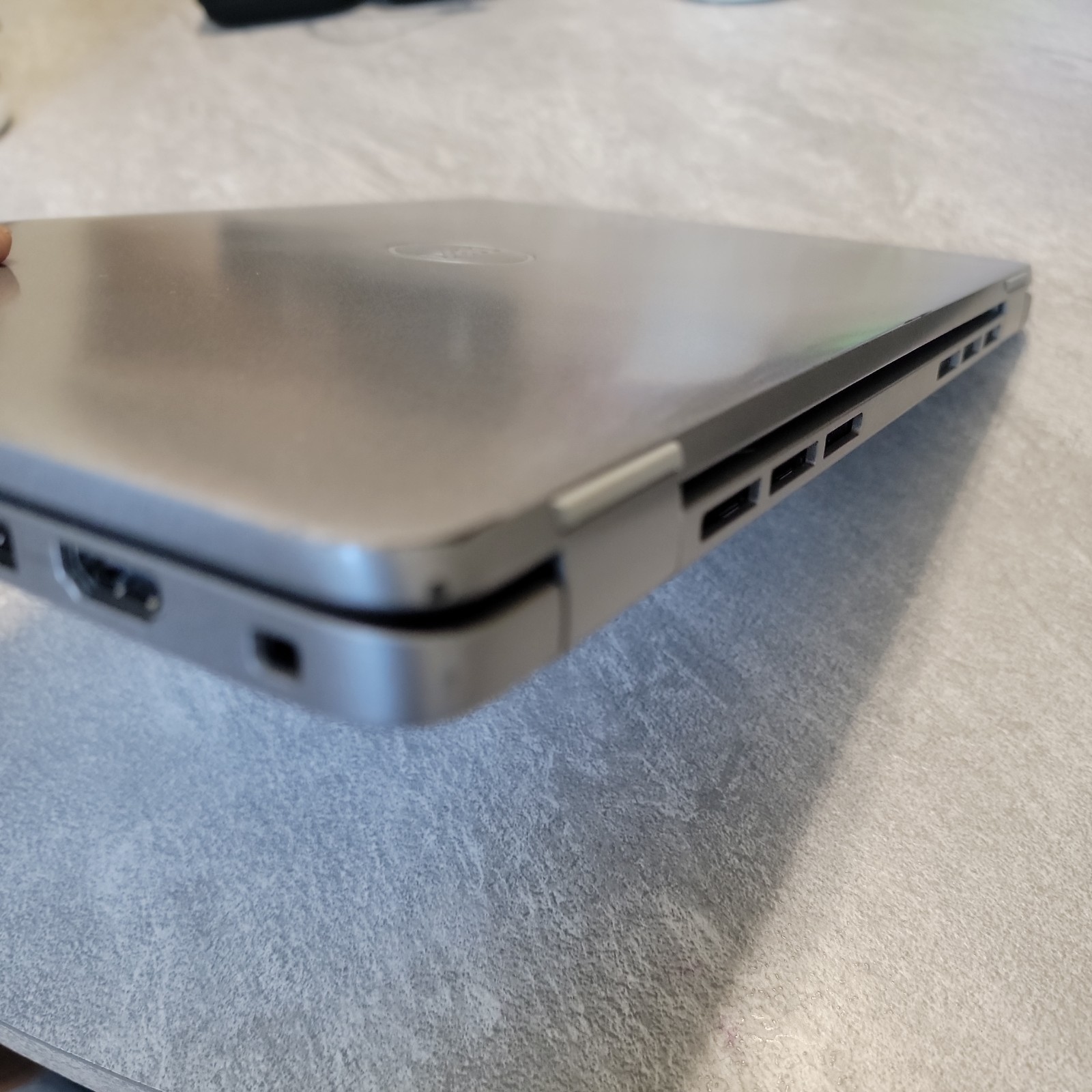 Dell Latitude 5450 14″ FHD Core Ultra 5 135U 1.6GHz 512GB SSD 16GB RAM Linux
