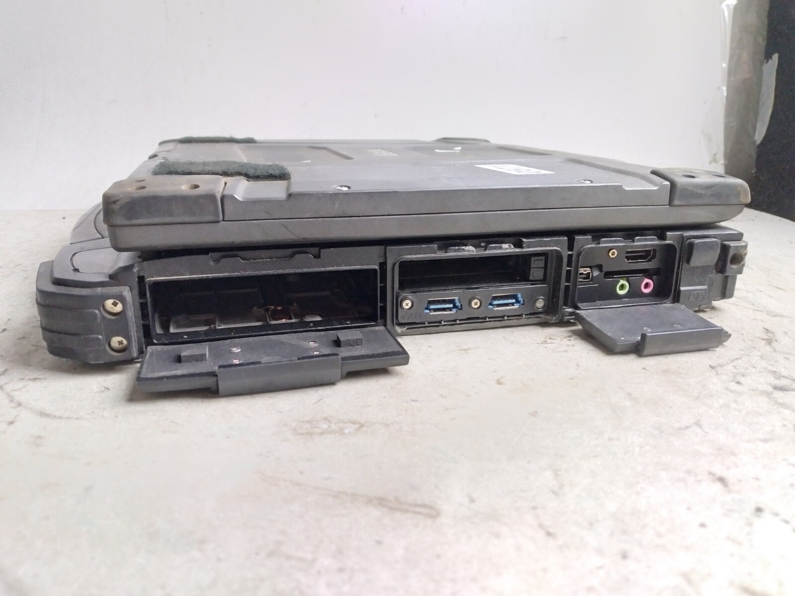 Getac B300 w/i7-4600M, 8GB RAM, 13.3″ Rugged Laptop for Parts/Repair