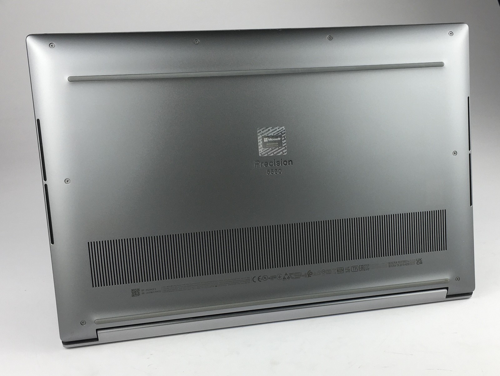 Dell Precision 5550 15.6″ i7-10850H 2.70GHz 32GB 1TB T1000 Win 11 No AC