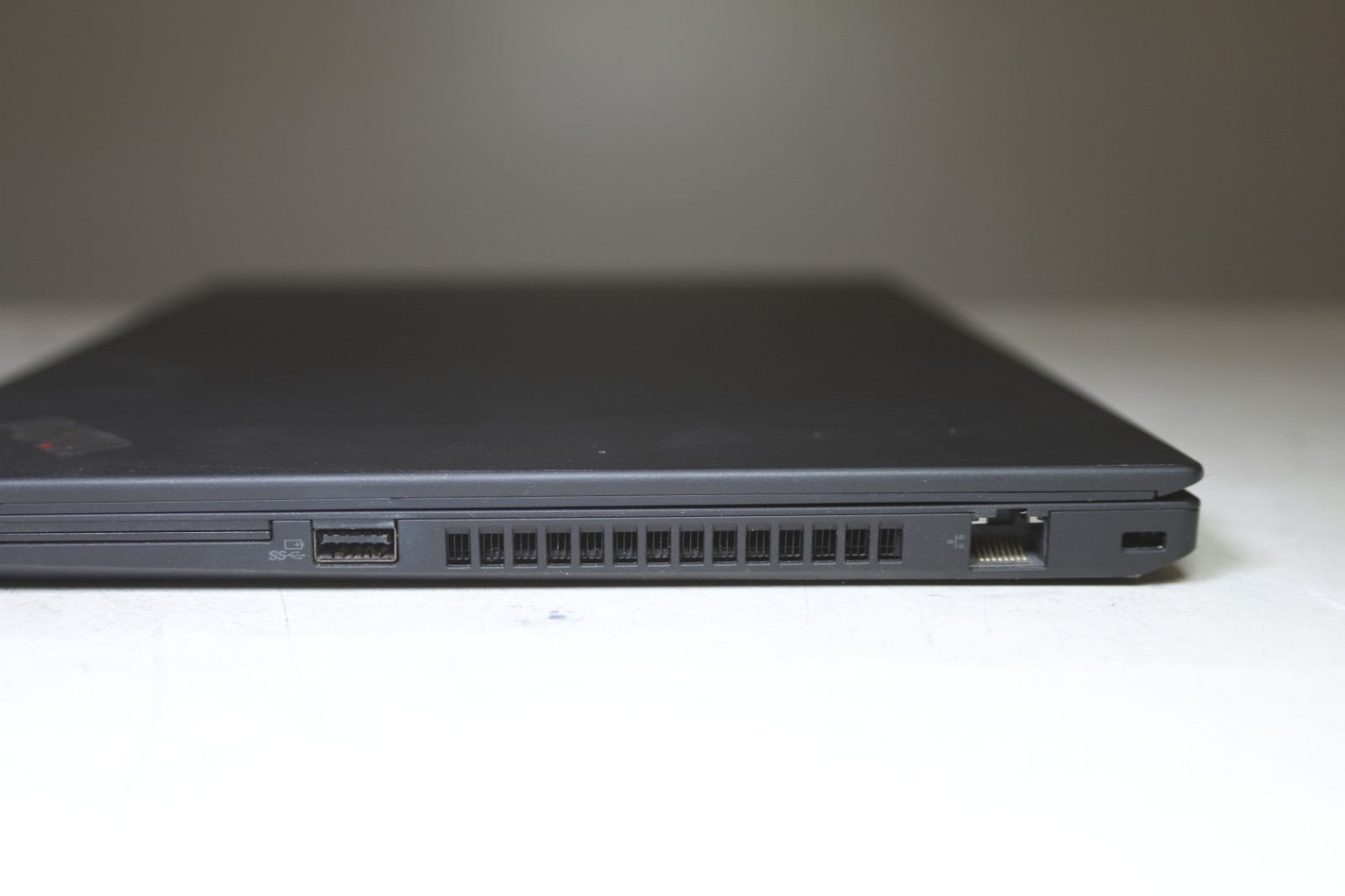 Lenovo ThinkPad T14 Gen 2 AMD Ryzen 5 PRO 5650U-16GB RAM-256GB NVMe-NO OS