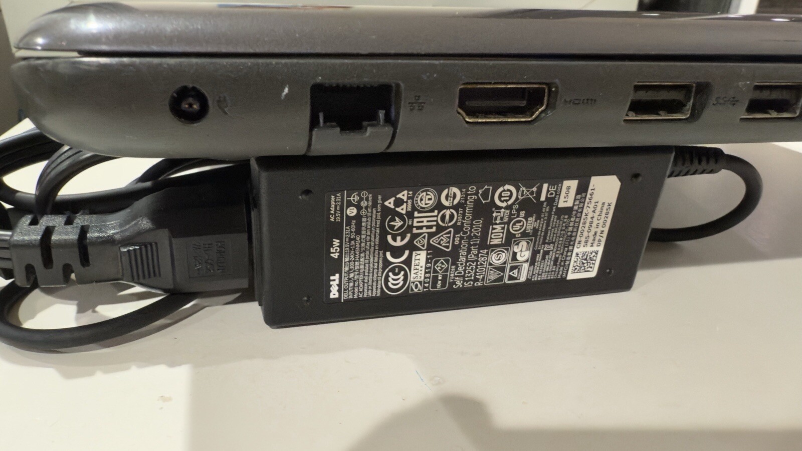 Dell Inspiron 5565 AMD A9 7th Gen. Dell Adapter 45W. No RAM, No HDD See Pictures