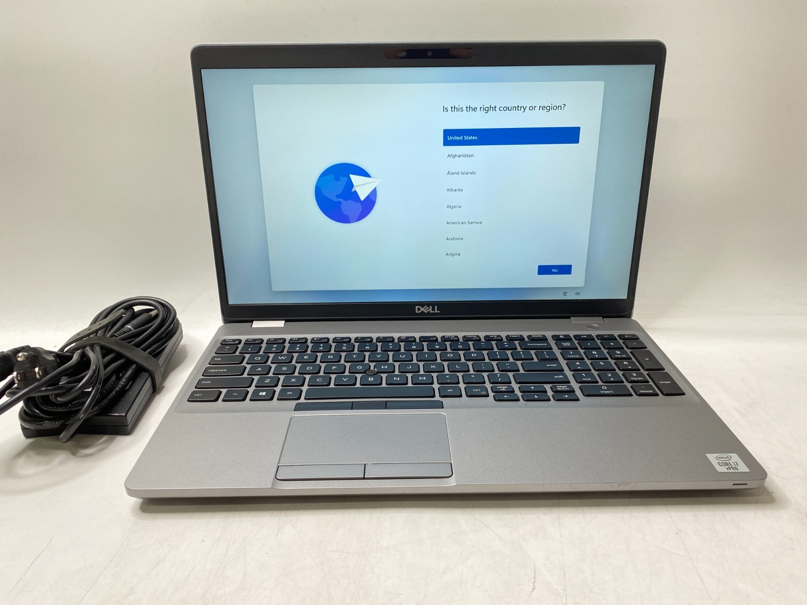 Dell Latitude 5511 15.6″ Touch i7 16GB DDR4 256GB SSD MX250 Win11H w/ AC Adapter
