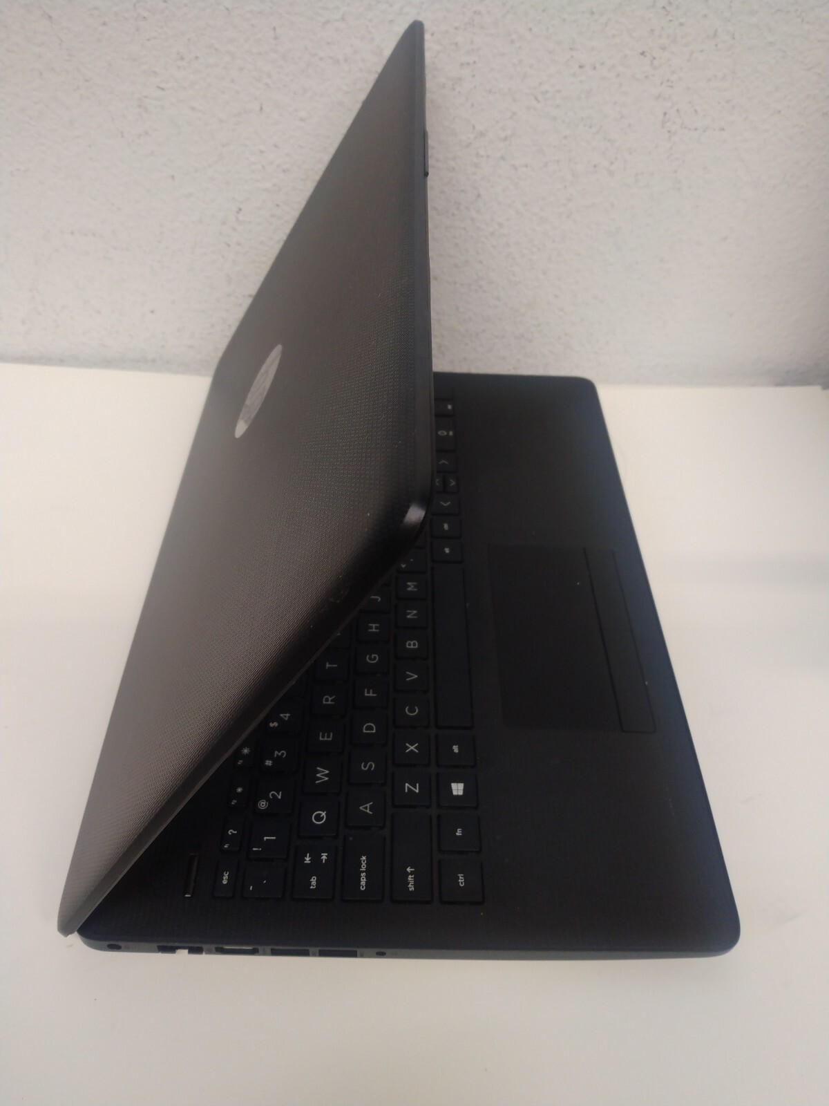 HP 15-DB0011DX 15.6″ AMD A6-9225 Radeon R4 2.60GHz 4GB RAM 1TB HDD BT DVD Win10H