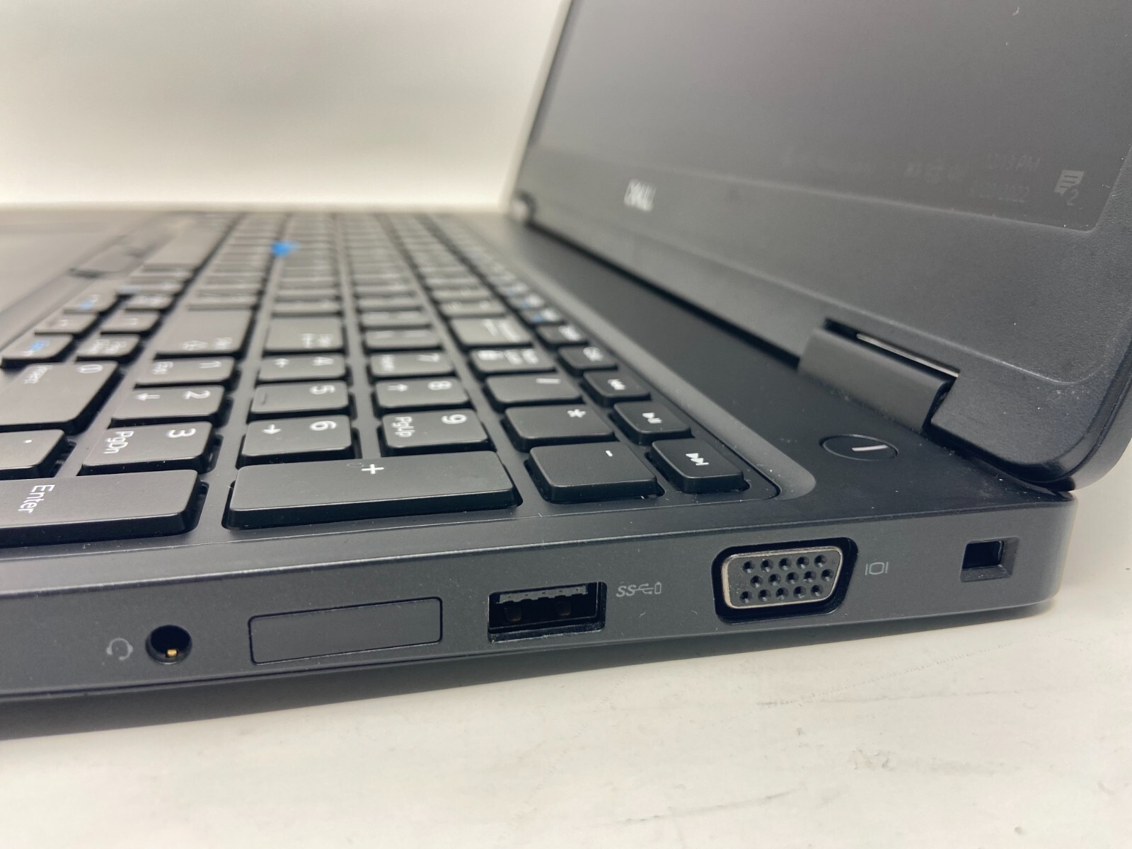 Dell Latitude 5580 15″ Core i5-7300u 2.6GHz 16GB 256GB SSD Webcam Win 11 Laptop