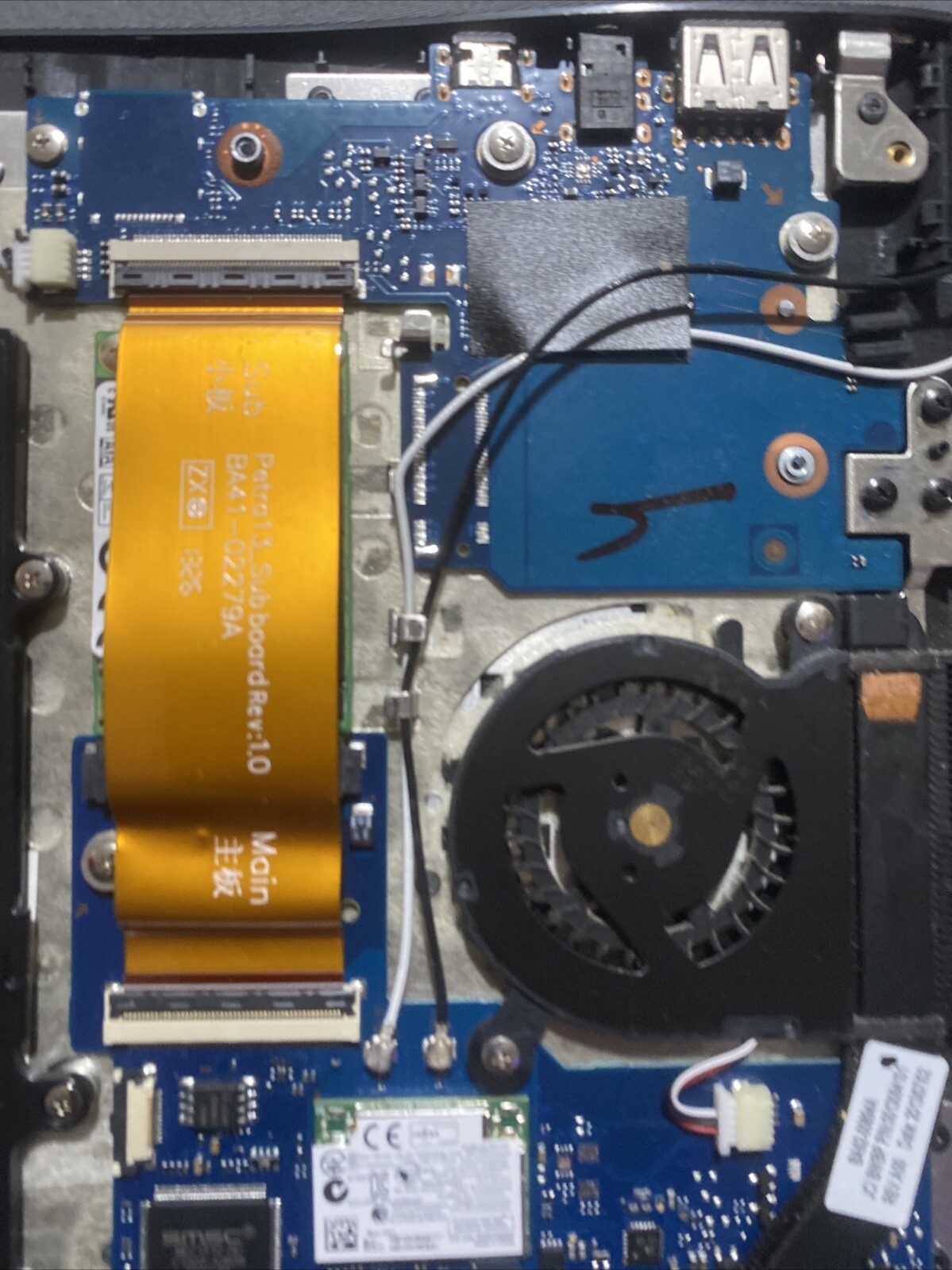 Samsung NP915S3G AMD A6-1450@1.40GHz 8GB RAM NO DRIVES PARTS Only No Screen