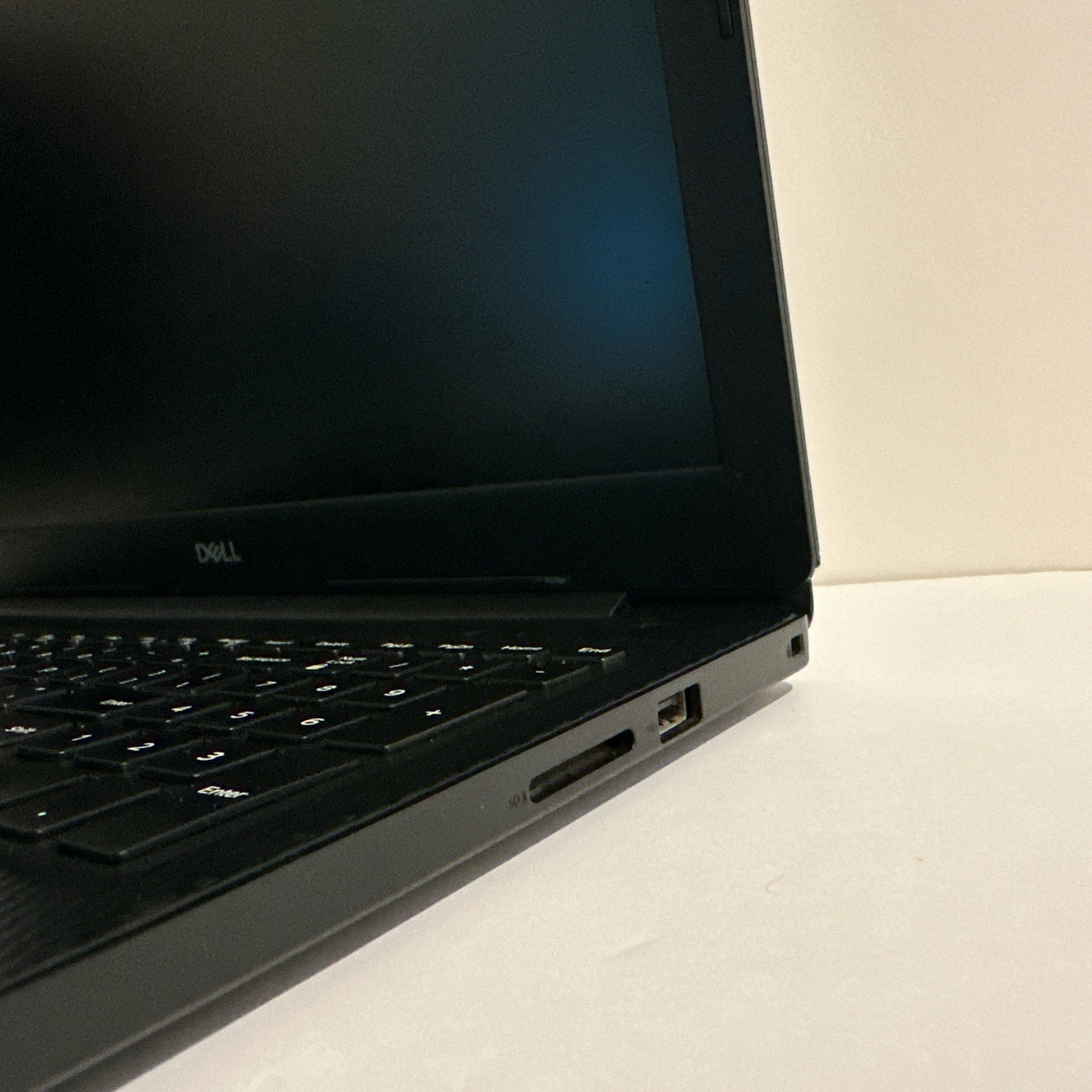 Dell Inspiron 3593 15.6″ (256GB SSD, Intel Core i5-1035G1, 8GB) Laptop Windows11
