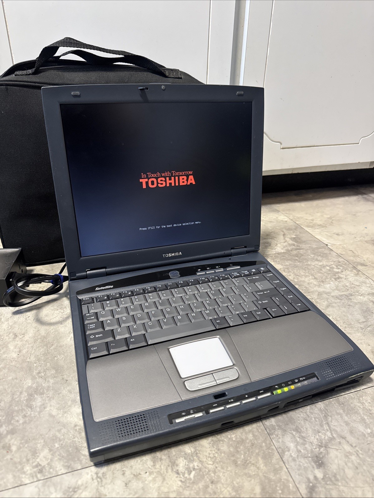 Toshiba Satellite 1805-S204 13.3in. (no HD, 1GHz, 256MB) Notebook/Laptop – Black
