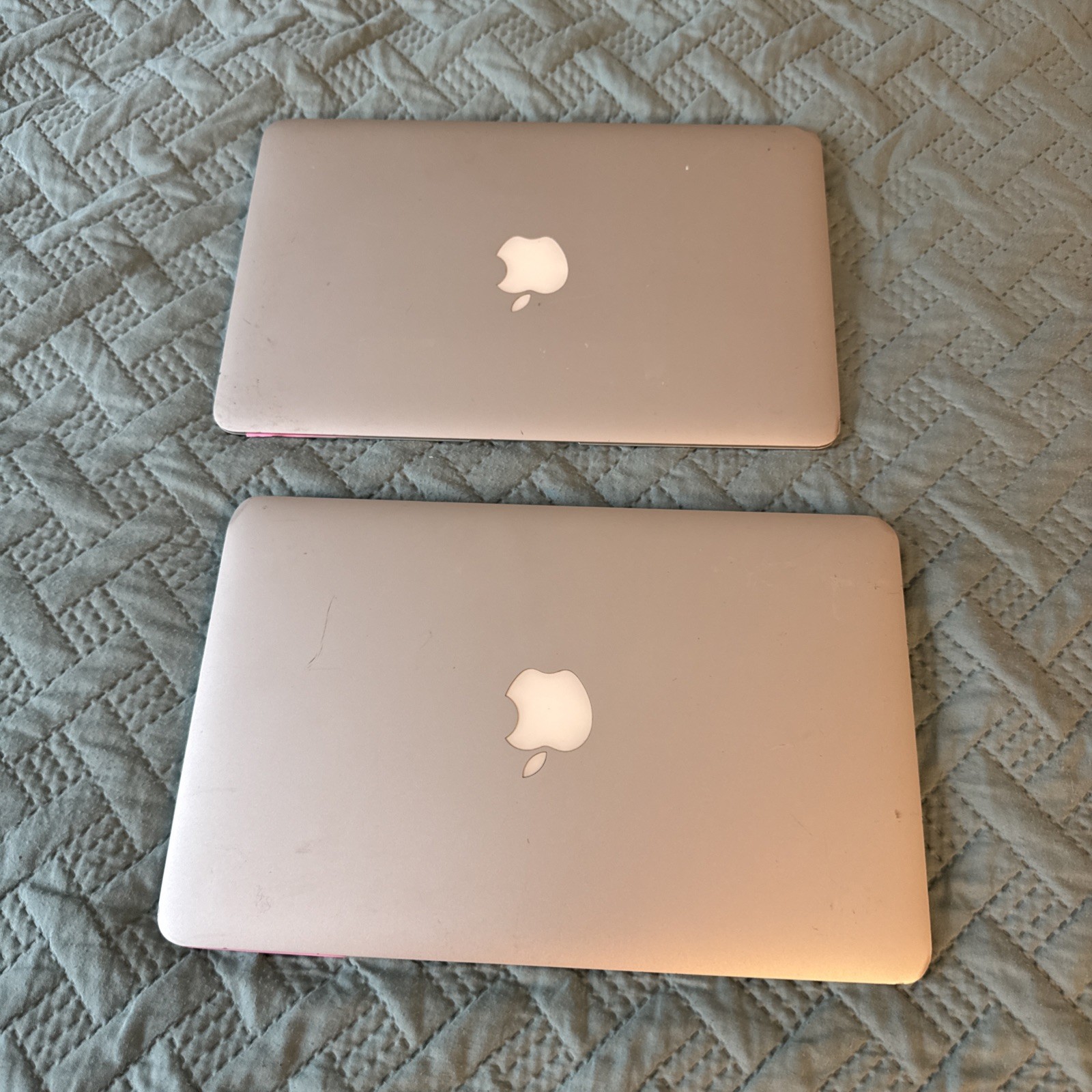 Lot of (8) Apple MacBooks: 2- PRO’s 1425, 2-AIR, A1466, 2-AIR, A1465/2-AIR,A1370