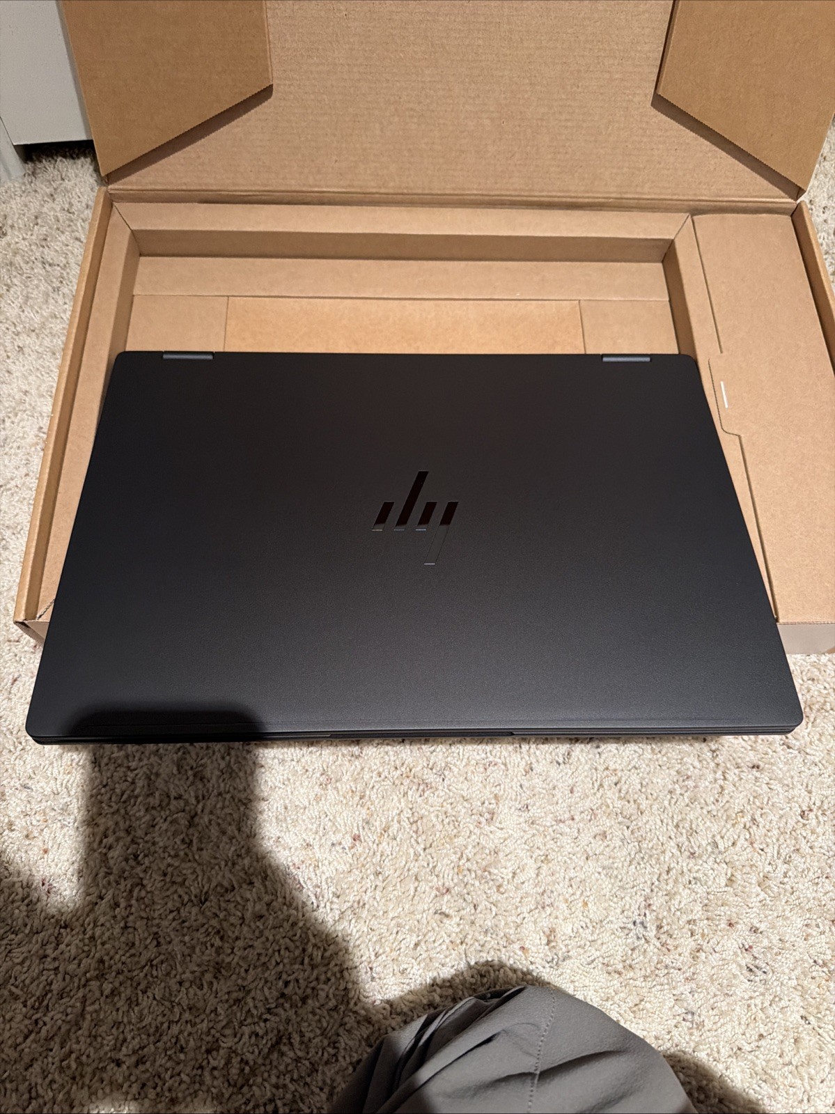 HP OmniBook X Flip 2-in-1 – 16″ 2K OLED Touchscreen- Intel Core Ultra5325