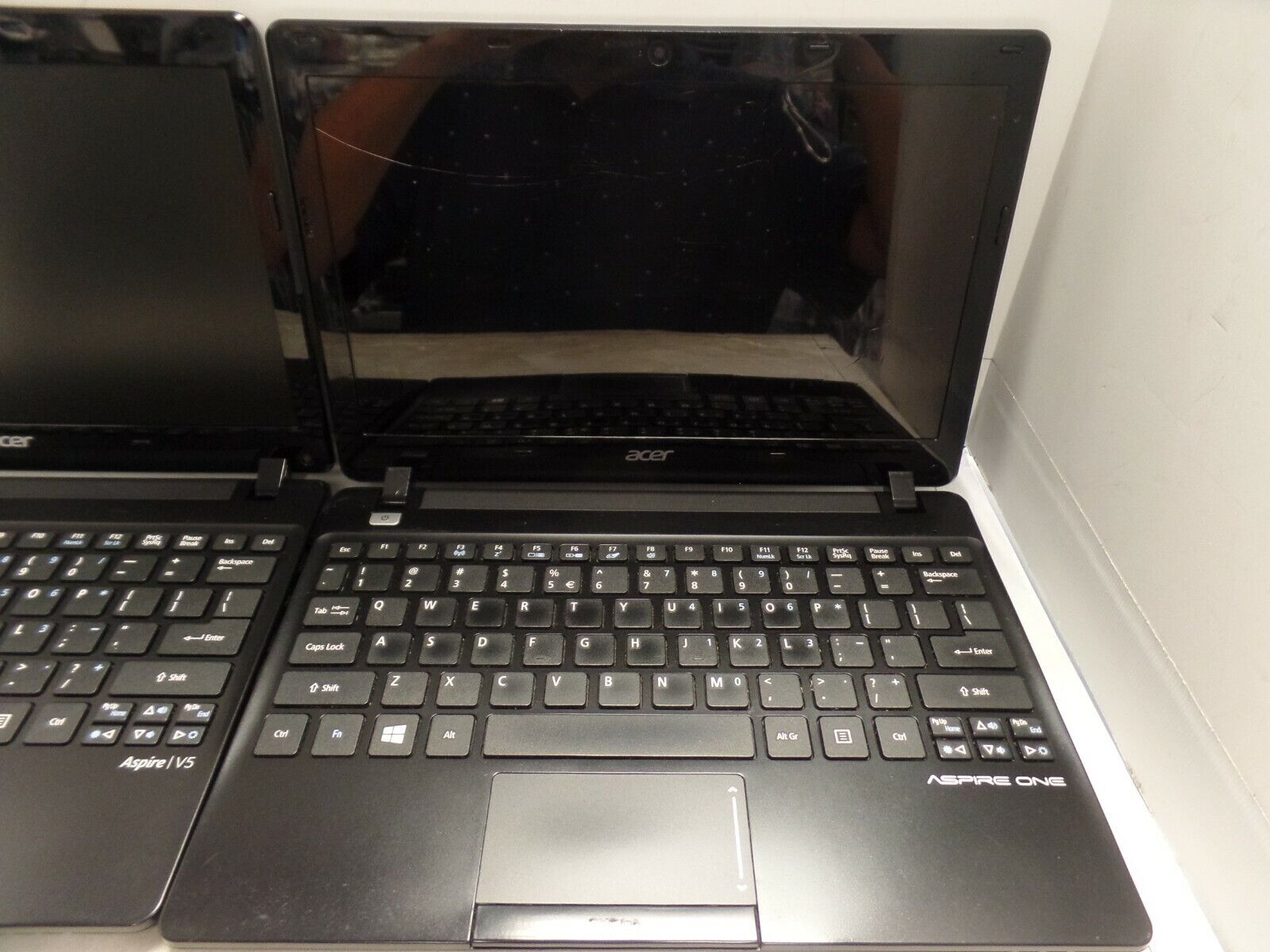 Lot of 2 Acer Aspire V5/ Acer one 11.6″ Laptops **AS IS PARTS NOT WORKING READ**